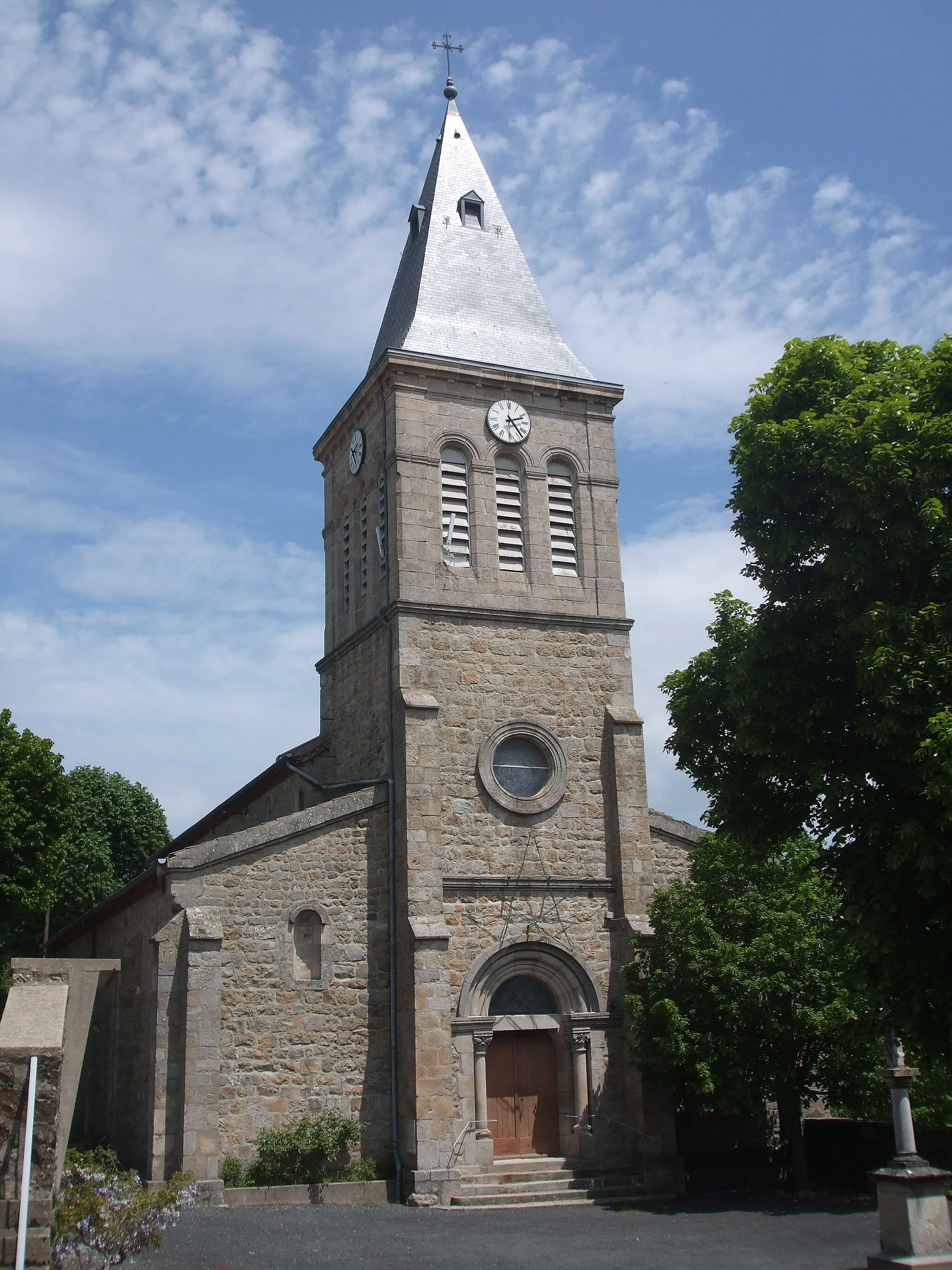 Photo showing: église Saint Julien