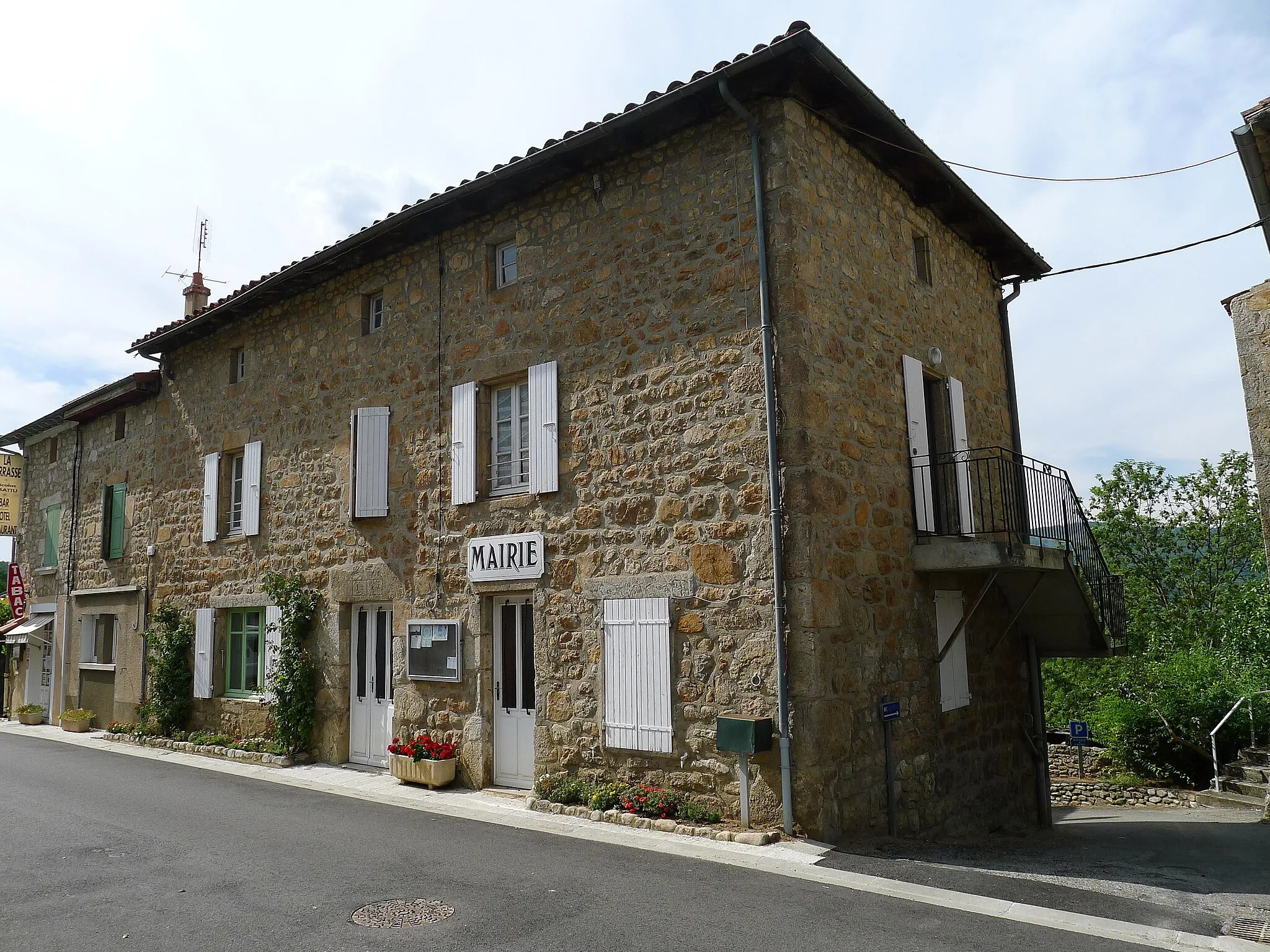 Photo showing: Town hall of Le Crestet - Ardèche - France