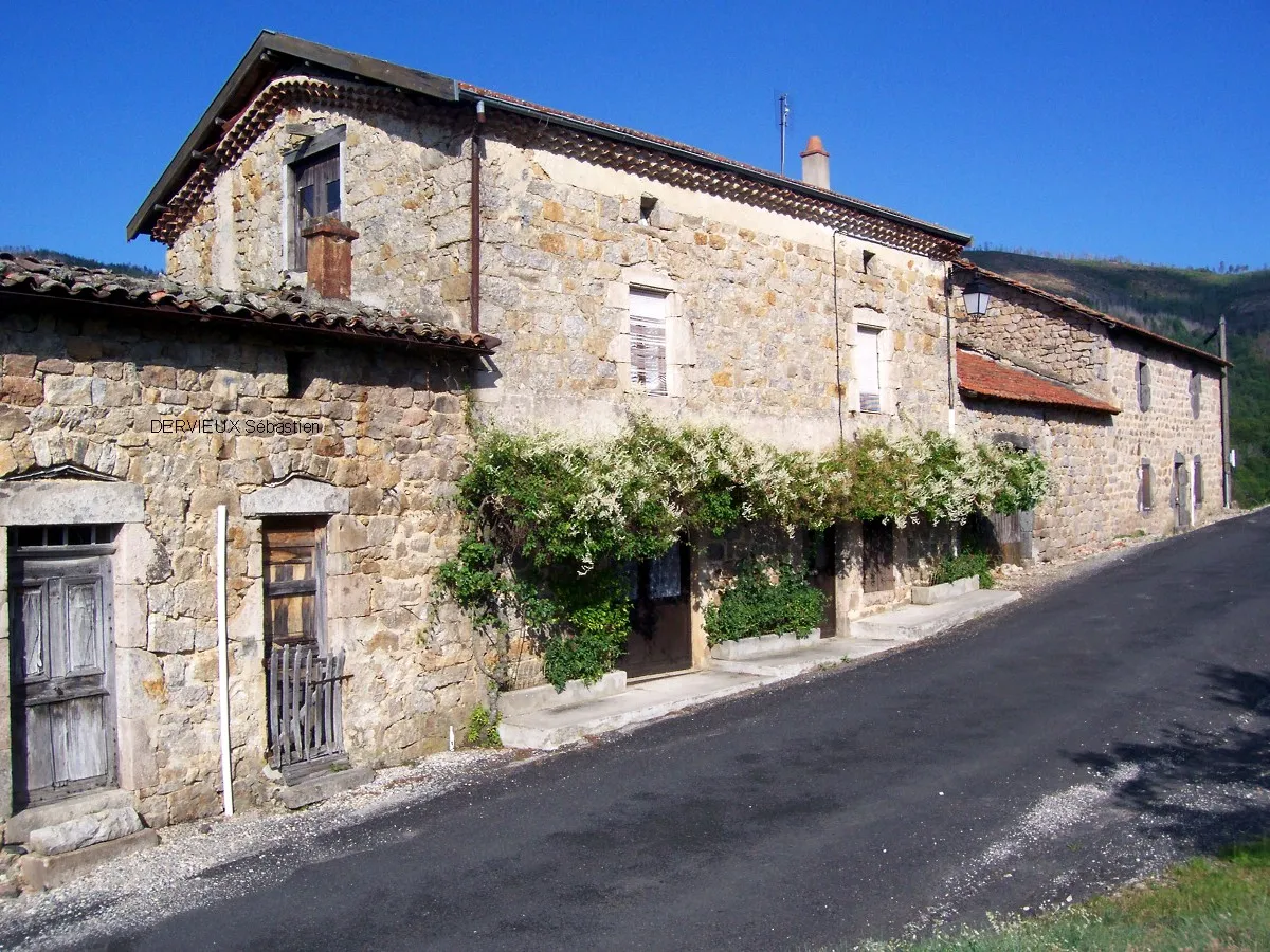 Photo showing: La rue principale de Lafarre