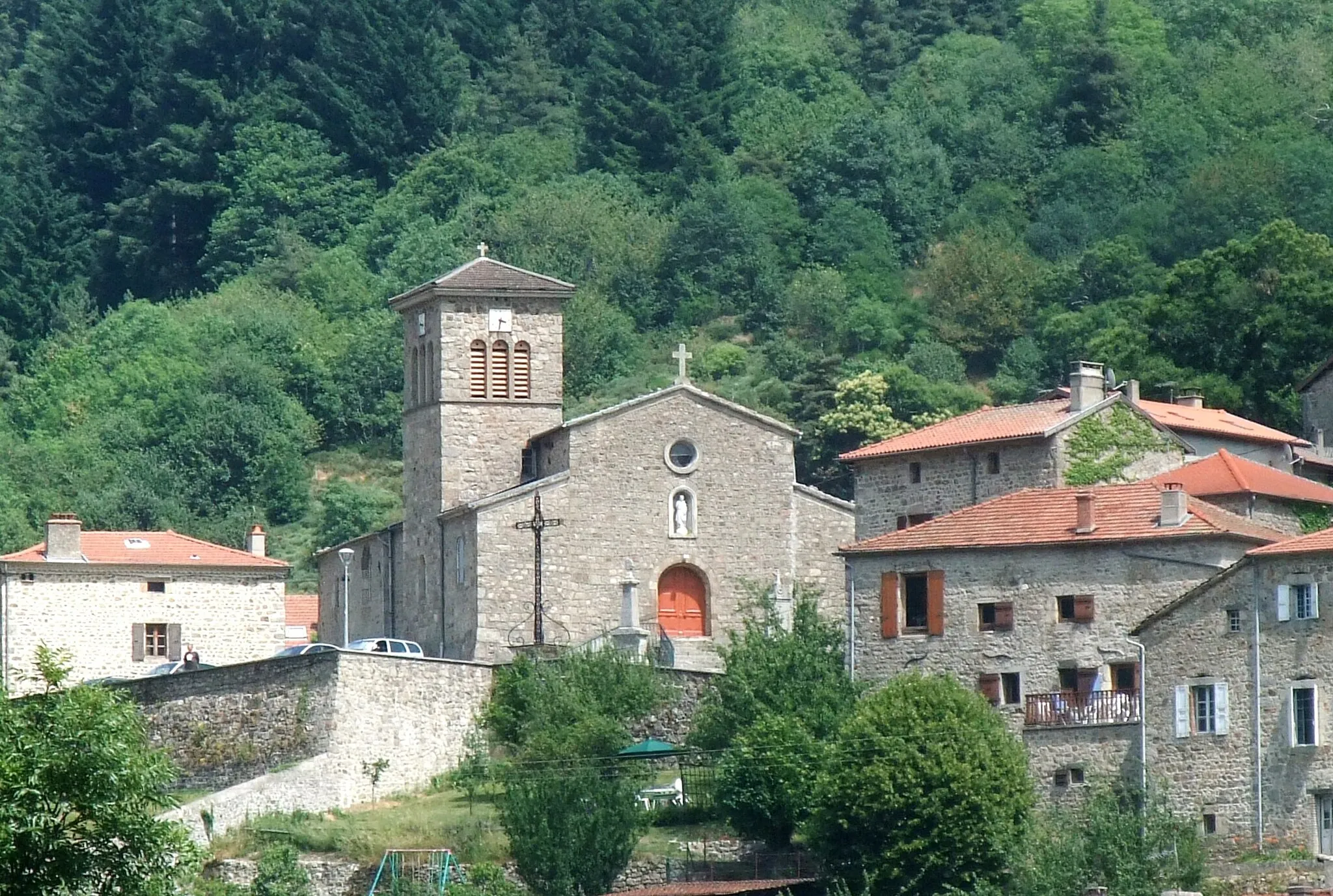 Photo showing: Saint-Julien-Vocance église et maisons