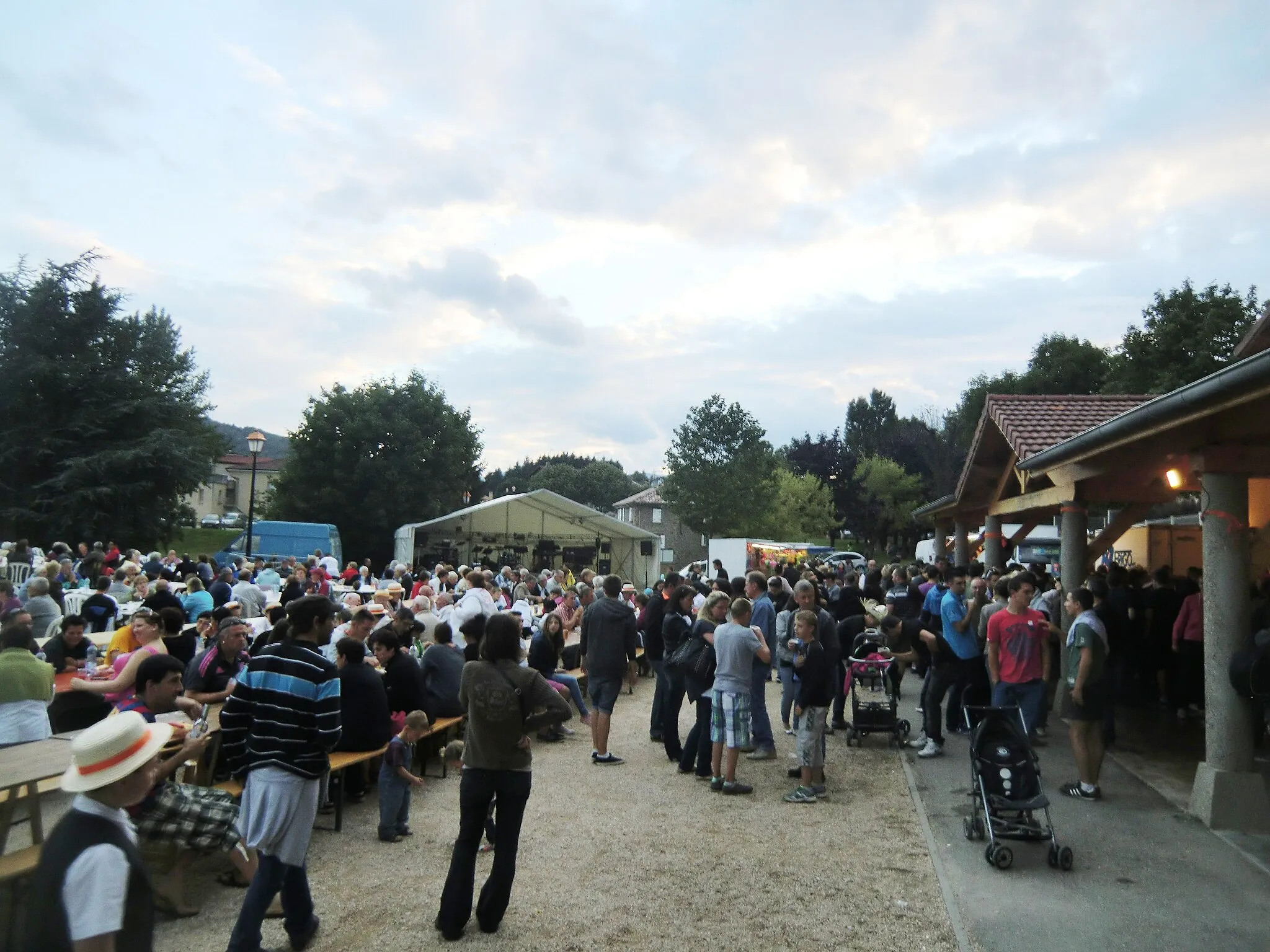 Photo showing: Saint-Romain d'Ay fête