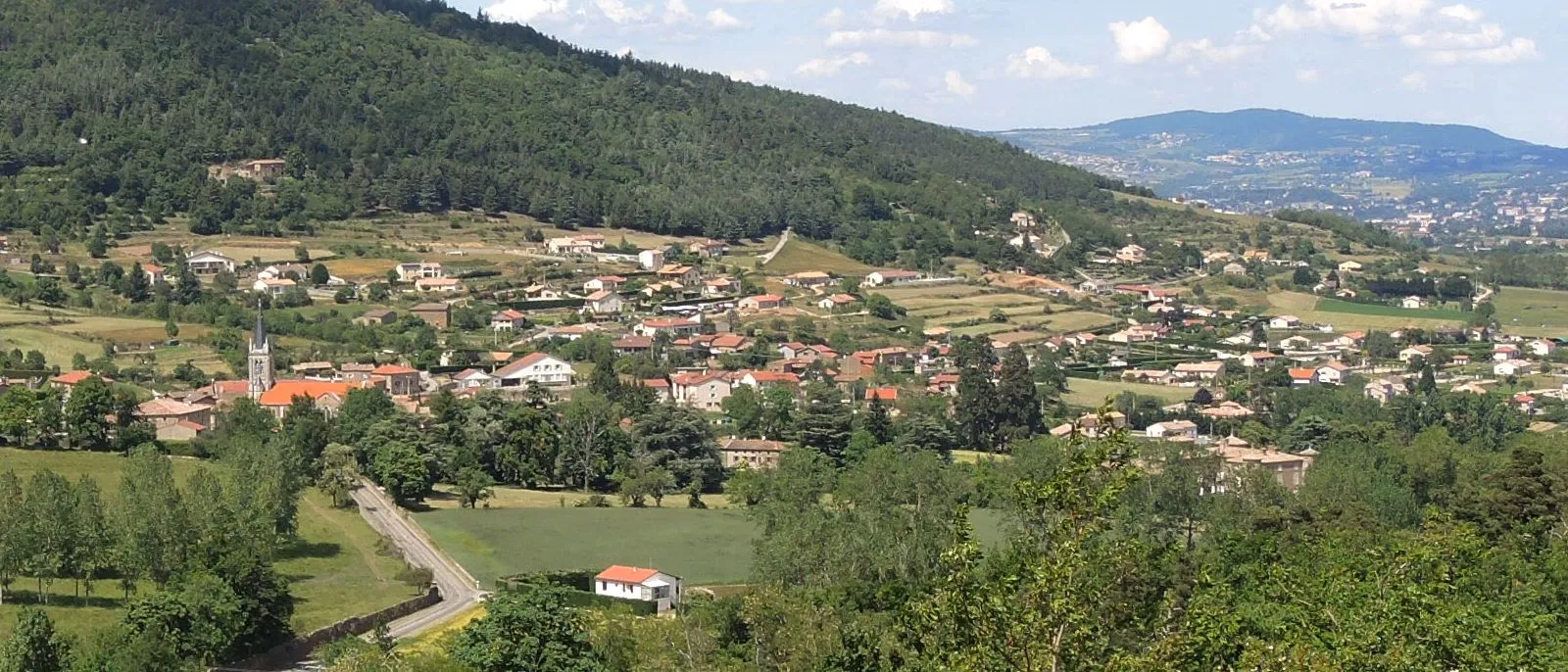 Photo showing: Saint-Alban d'Ay village panoramique