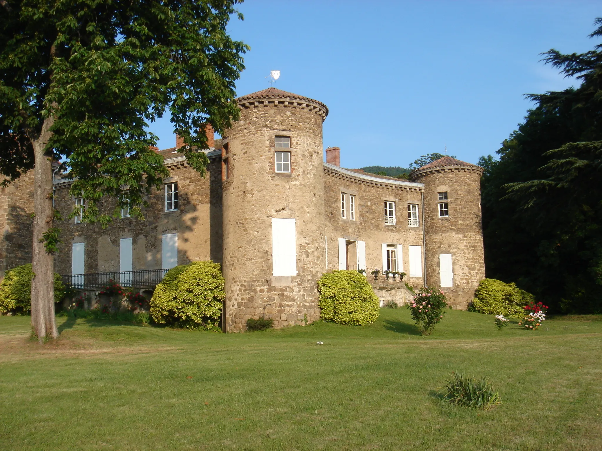 Photo showing: Vue du château de Pierregrosse