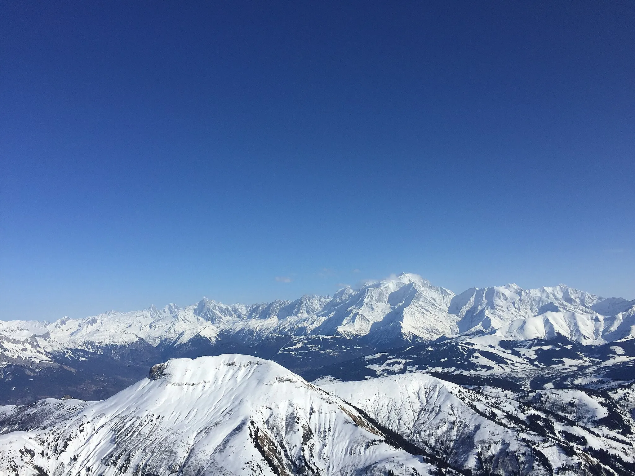 Photo showing: Image panoramique du Mont Blanc prise depuis le col de Balme dans la station d'hiver de La Clusaz.