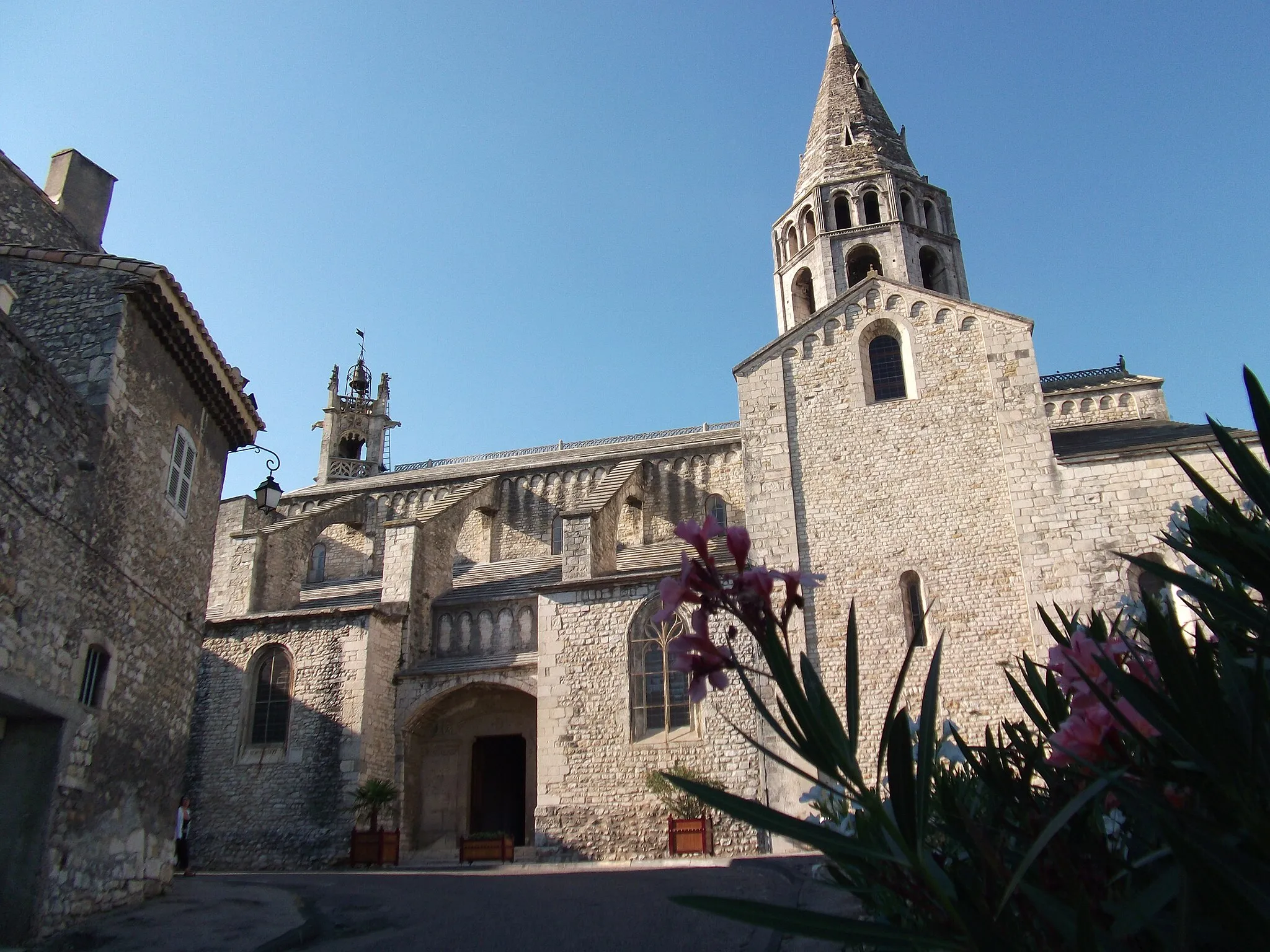 Photo showing: Eglise Saint-Andéol de Bourg-Saint-Andéol en Ardèche - France