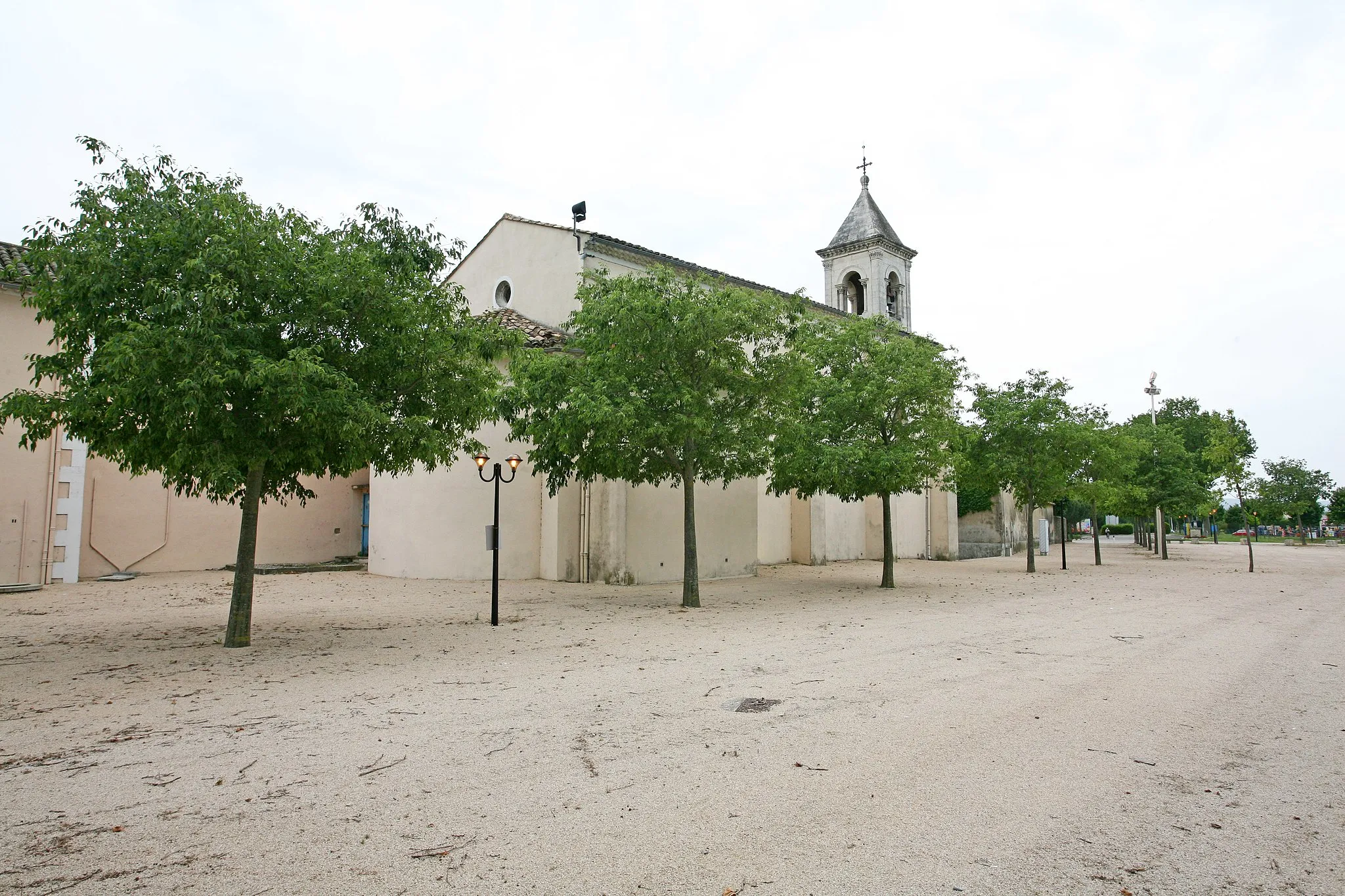 Photo showing: L'église de Lamotte-du-Rhône (commune de Vaucluse)
