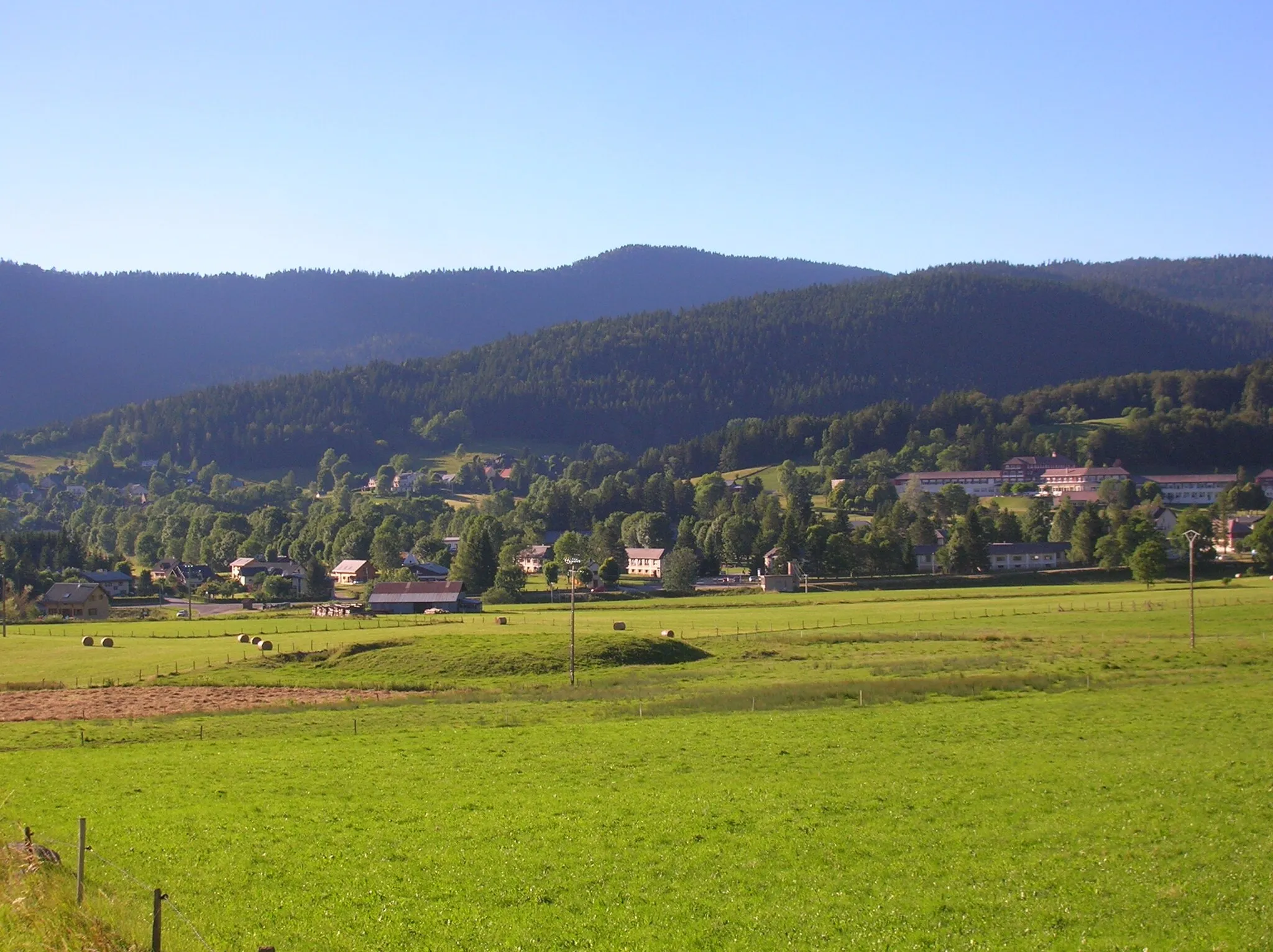 Photo showing: motte castrale de Autrans, Isère, France.