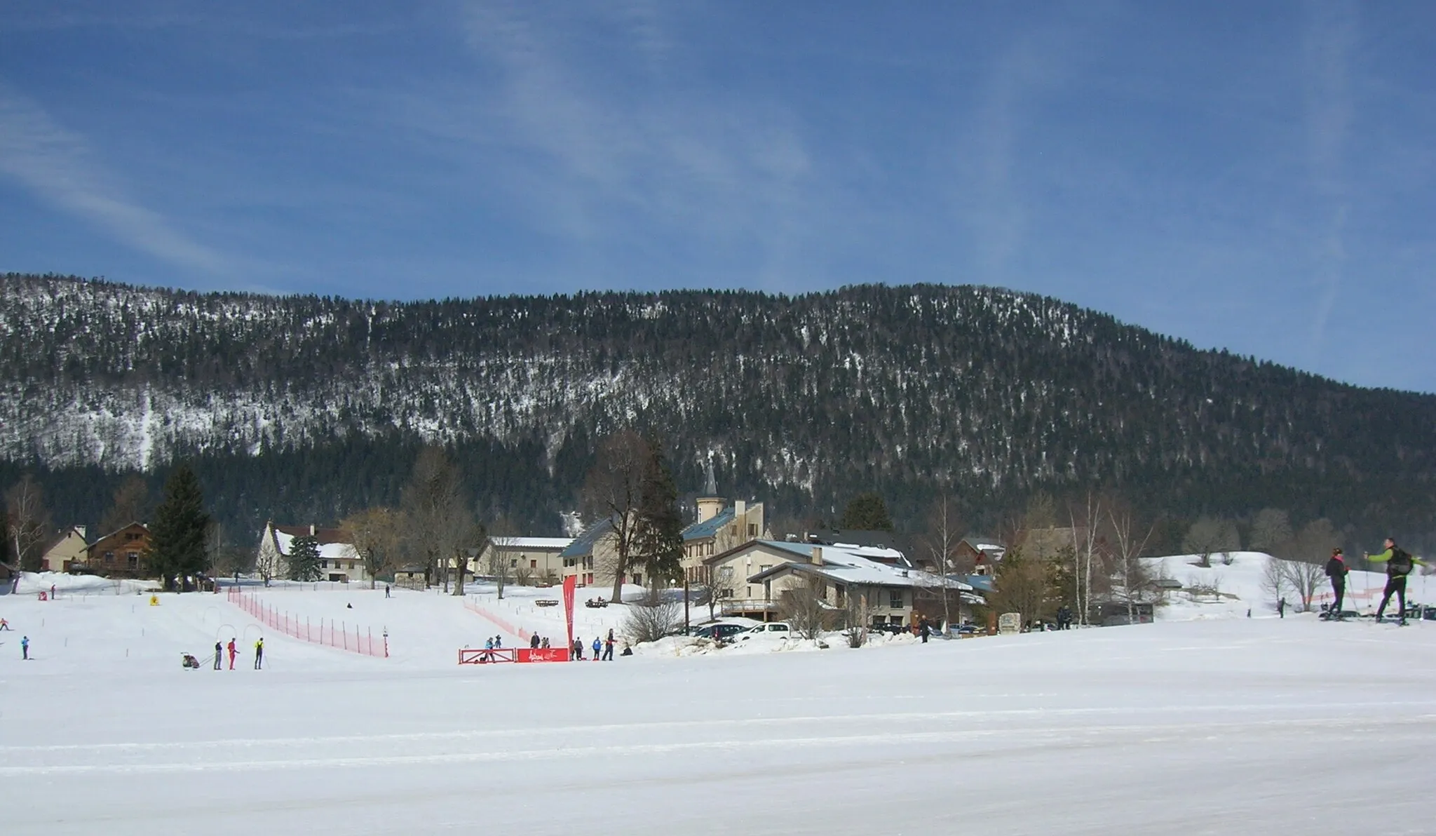 Photo showing: hameau du Chateau. commune de Autrans, Isère, France. Rando Autrans > pré de Gève > la cheminée > Bec de l'Orient.