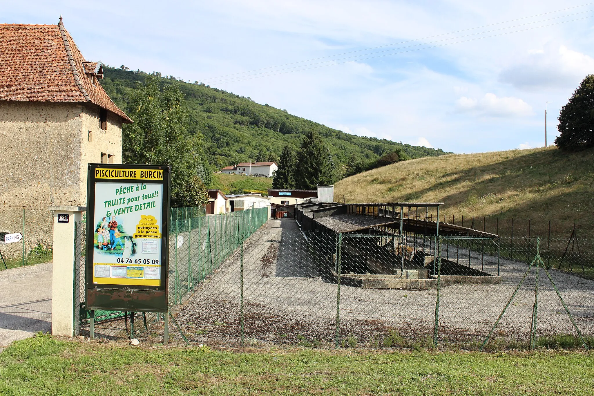 Photo showing: Pisciculture à Burcin.