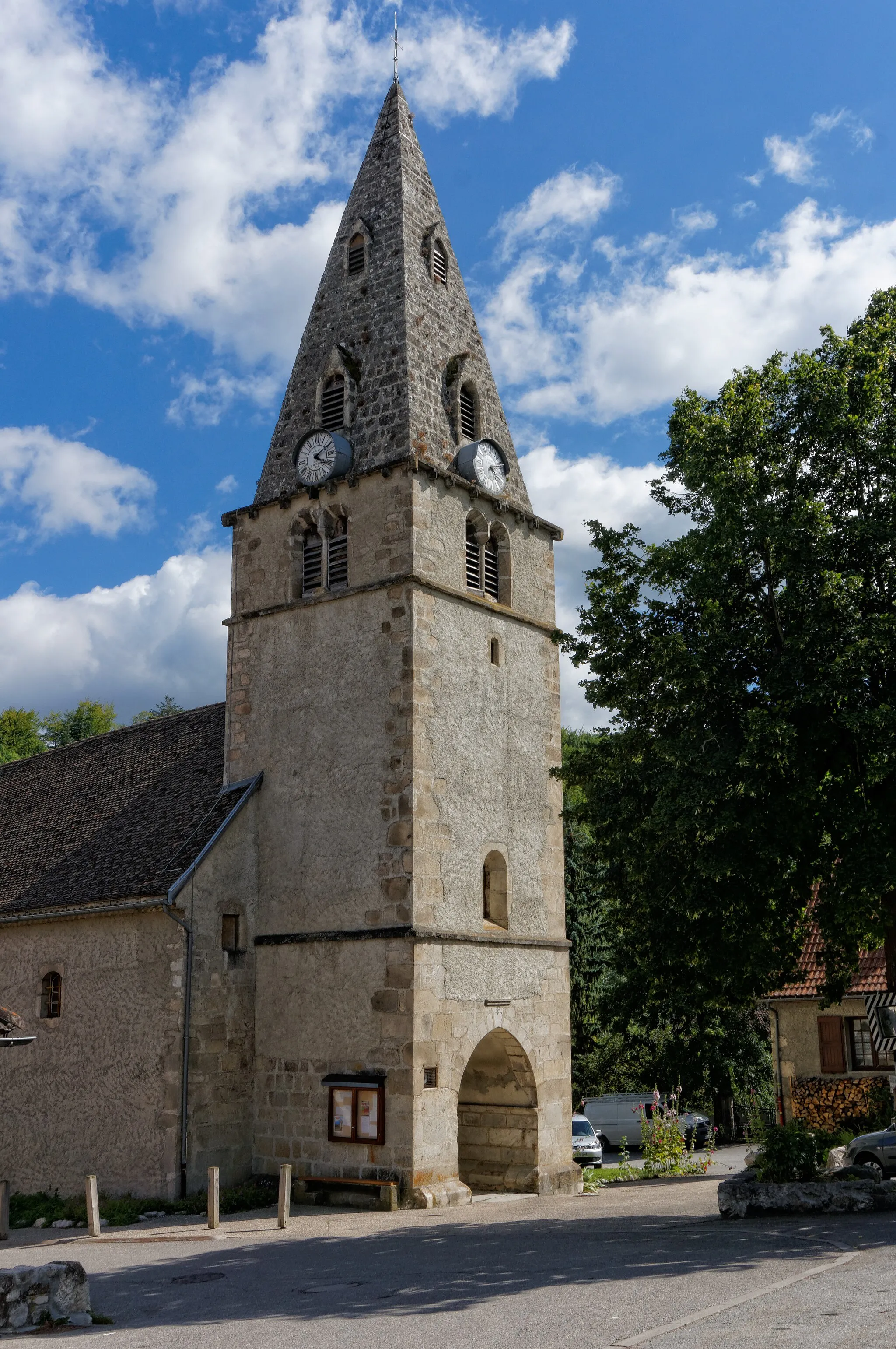 Photo showing: Le clocher de l'église de Chichilianne