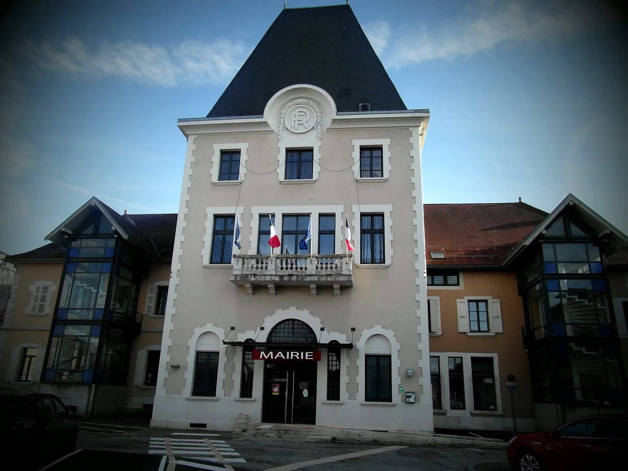 Photo showing: Hôtel de ville d'Entre-deux-Guiers