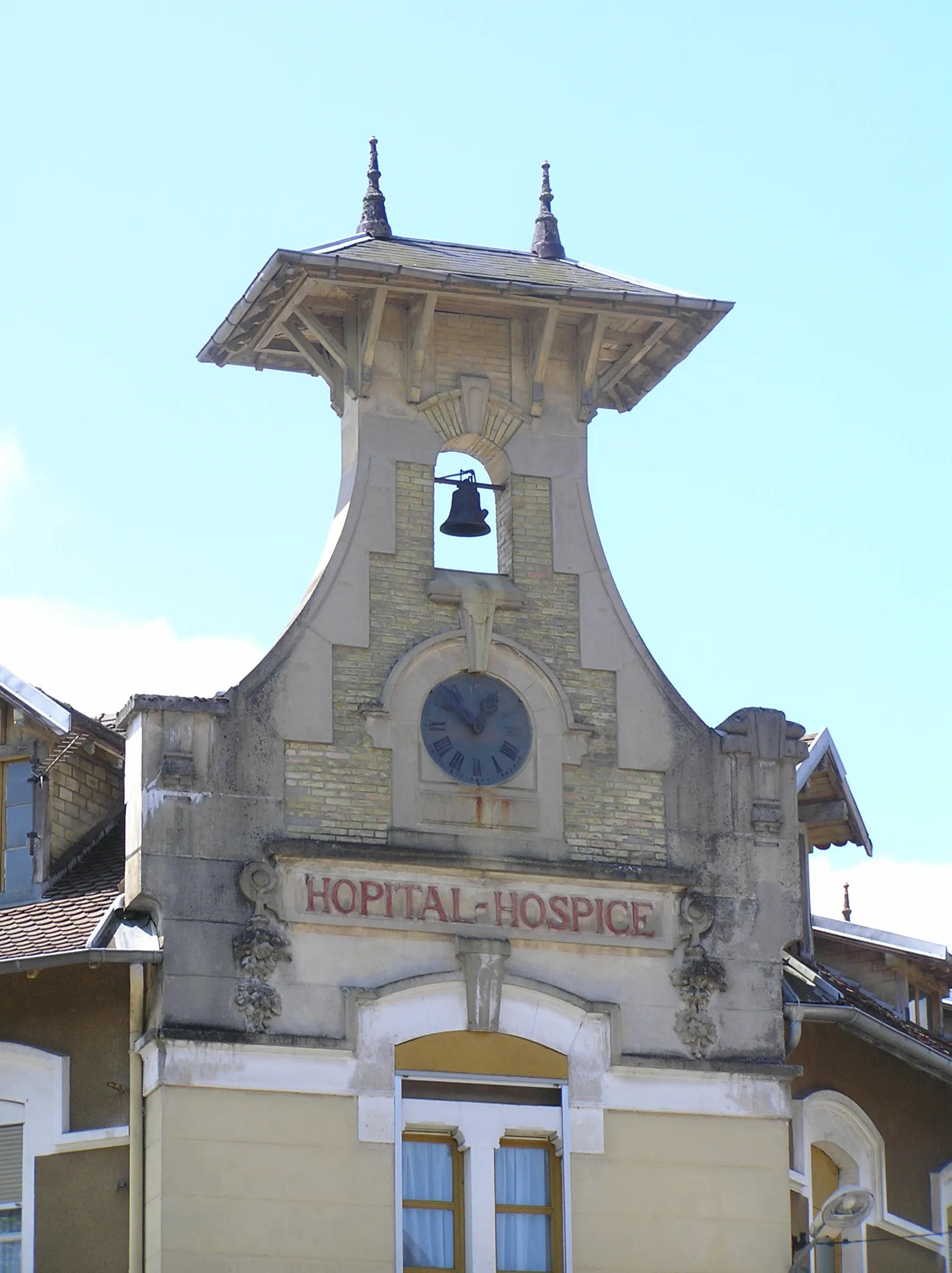 Photo showing: Entre-deux-Guiers, Isère, France / Hôpital-Hospice