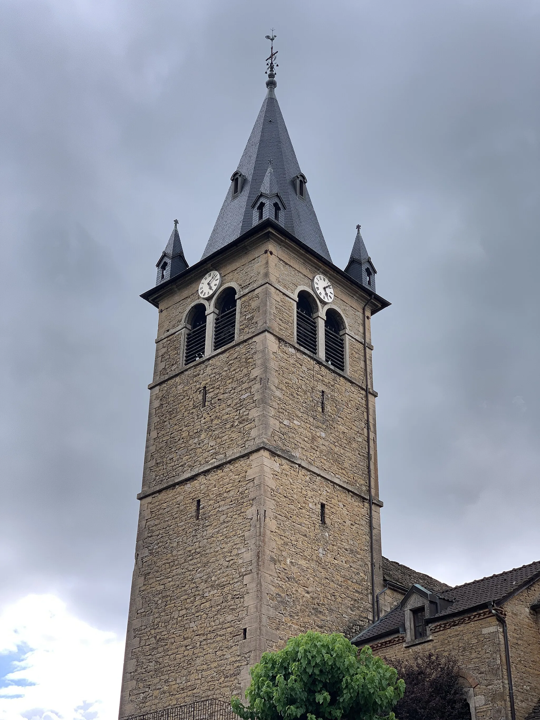 Photo showing: Église Saint Pierre de Hières-sur-Amby.