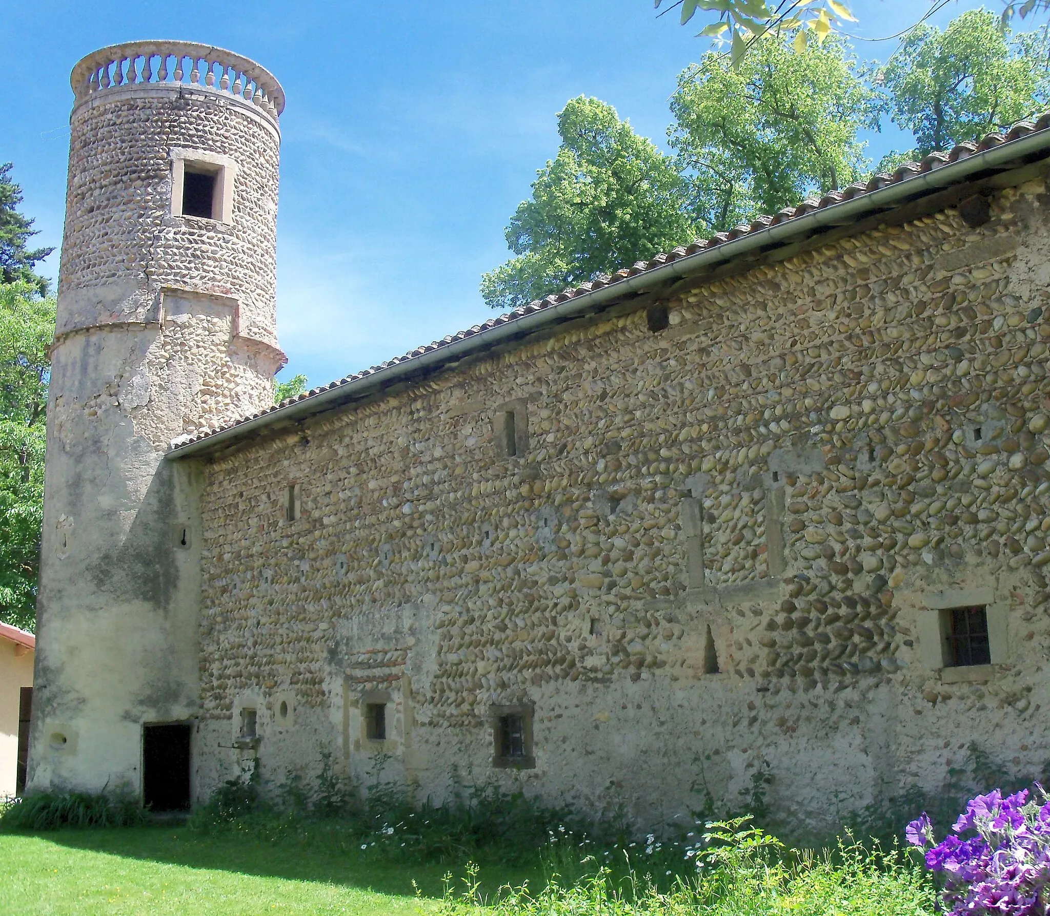 Photo showing: Château de Jarcieu - Musée de la faïence fine