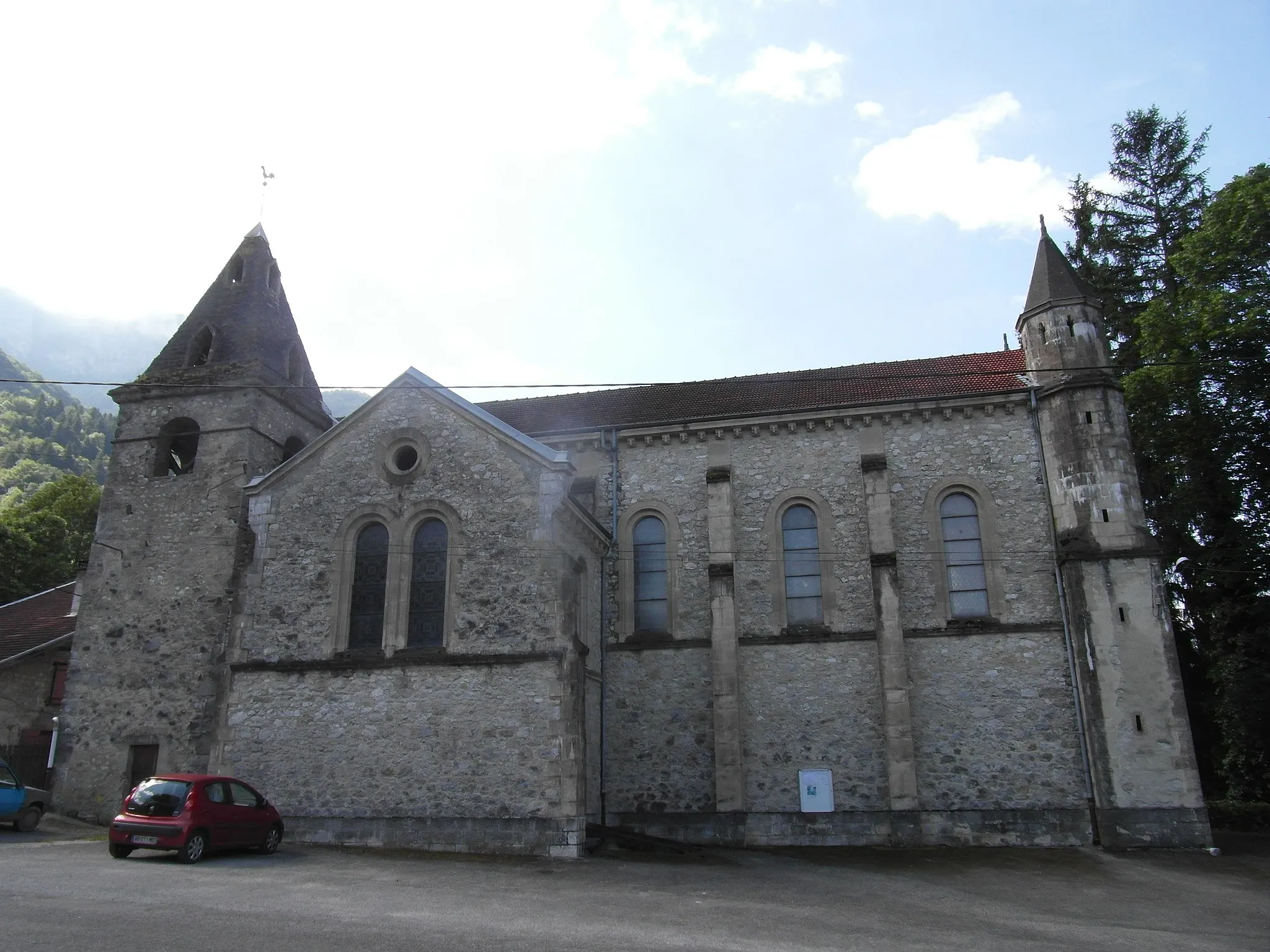 Photo showing: Église de La Rivière (Isère)