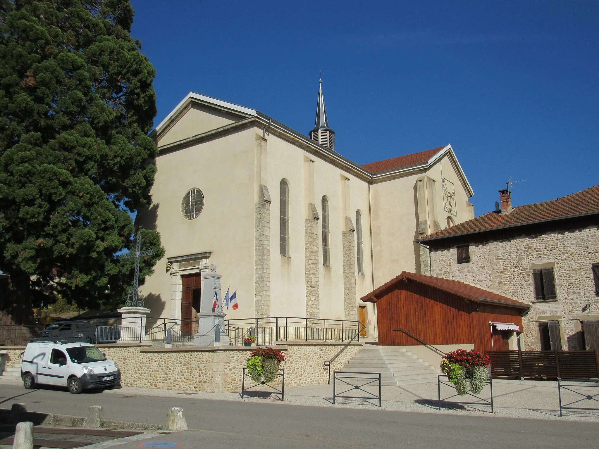 Photo showing: église Saint Jean l’Évangéliste