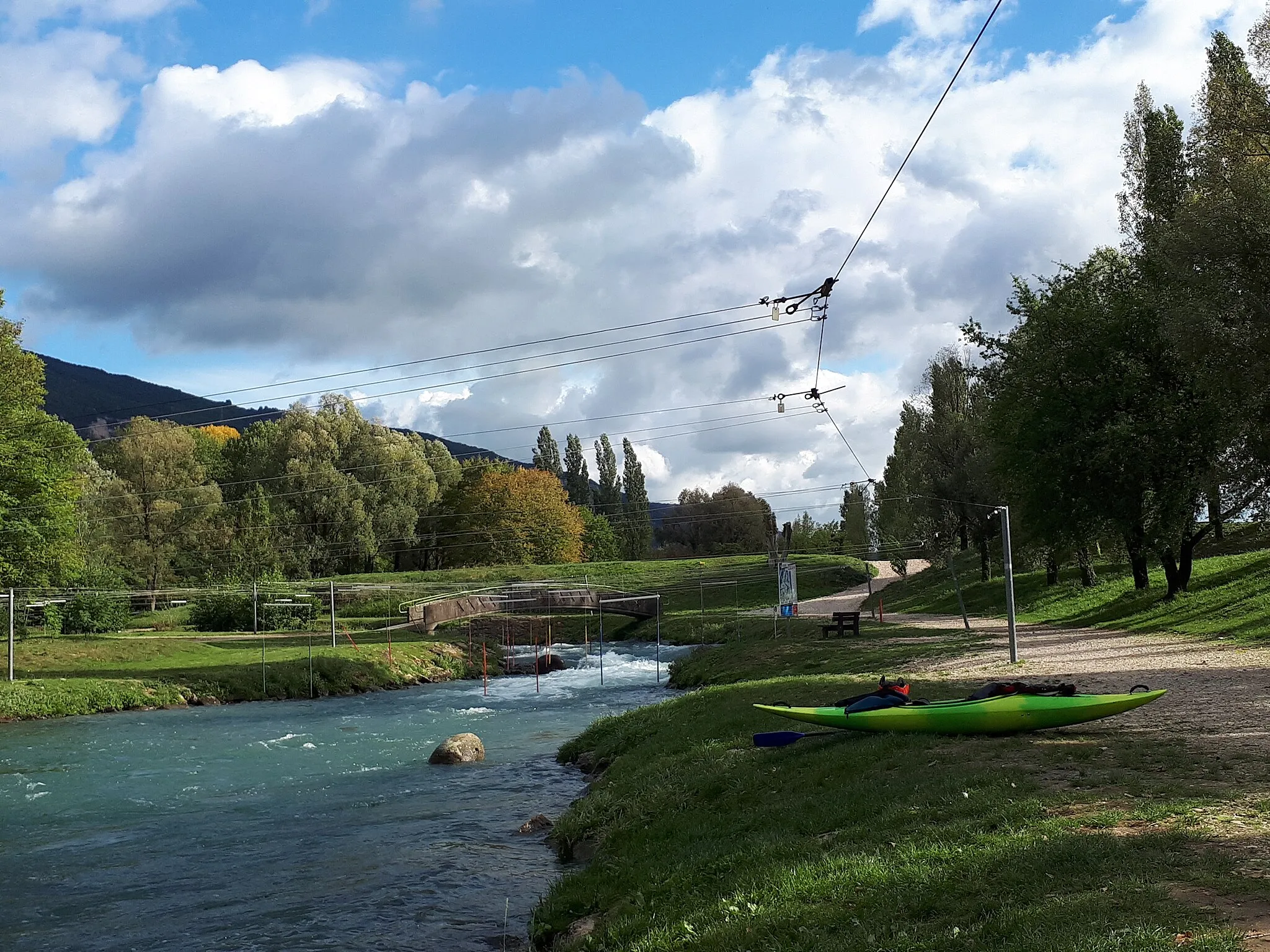 Photo showing: L'espace Eau Vive de l'Isle de la Serre, à Porcieu-Amblagnieu