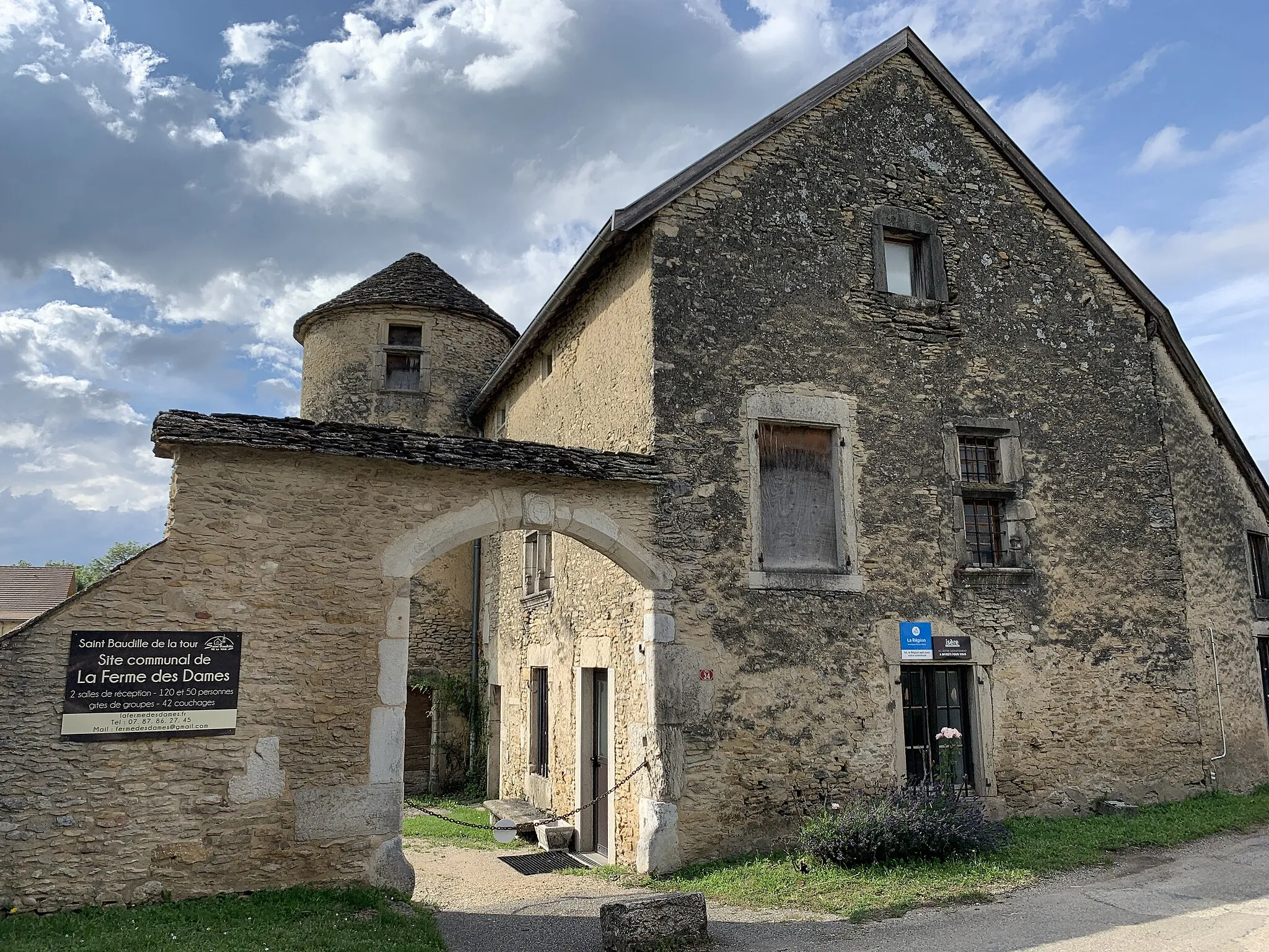 Photo showing: Ferme des Dames, Saint-Baudille-de-la-Tour.