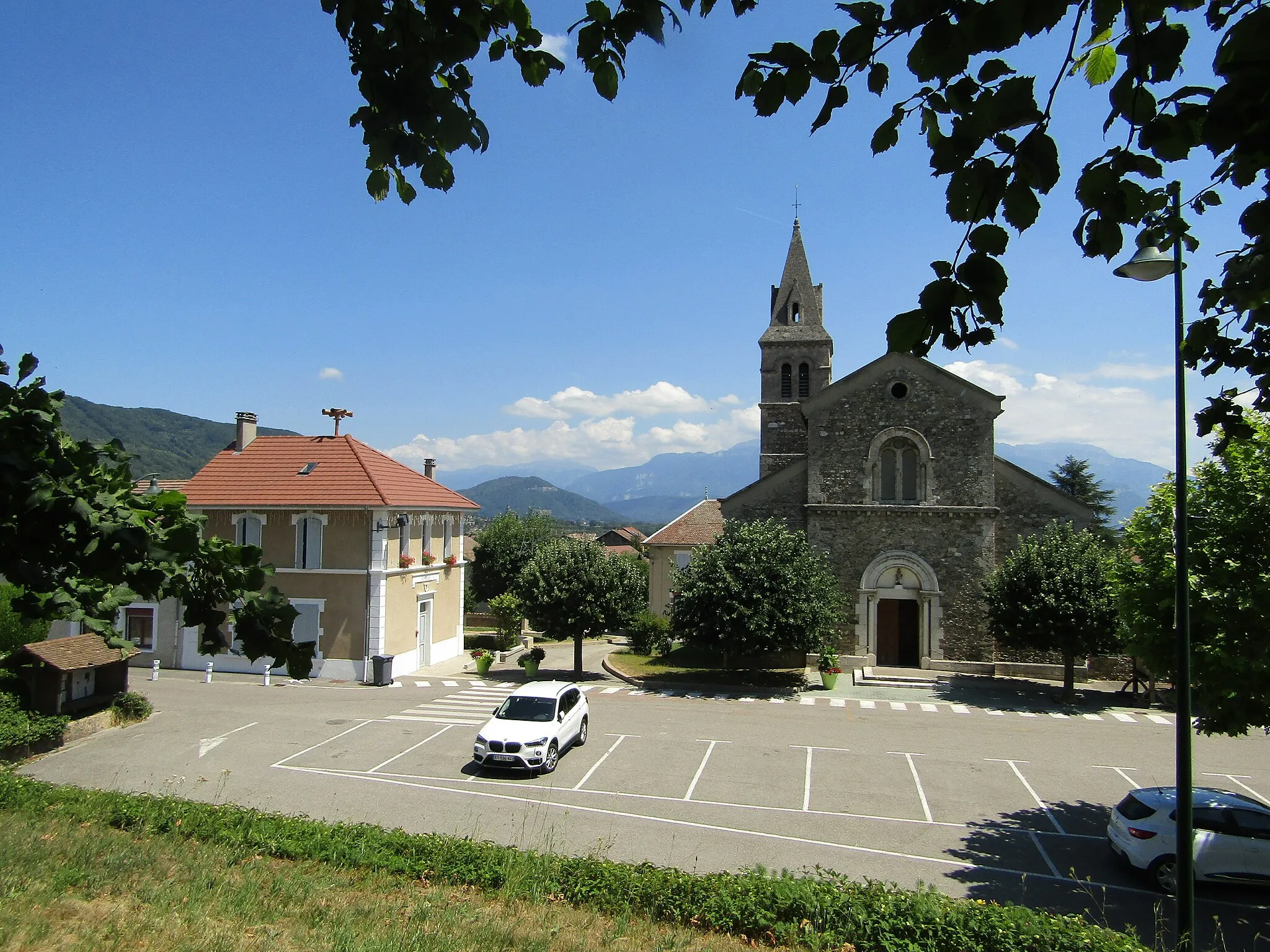 Photo showing: Saint-Blaise du Buis mairie et église