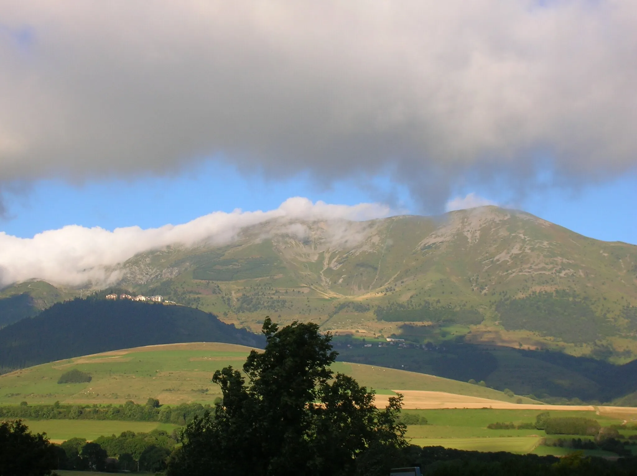 Photo showing: panorama depuis l'église de Pierre-Châtel. Peut-être : Combursière et La Chaud, Saint-Honoré, Isère, Rhone Alpes, France.