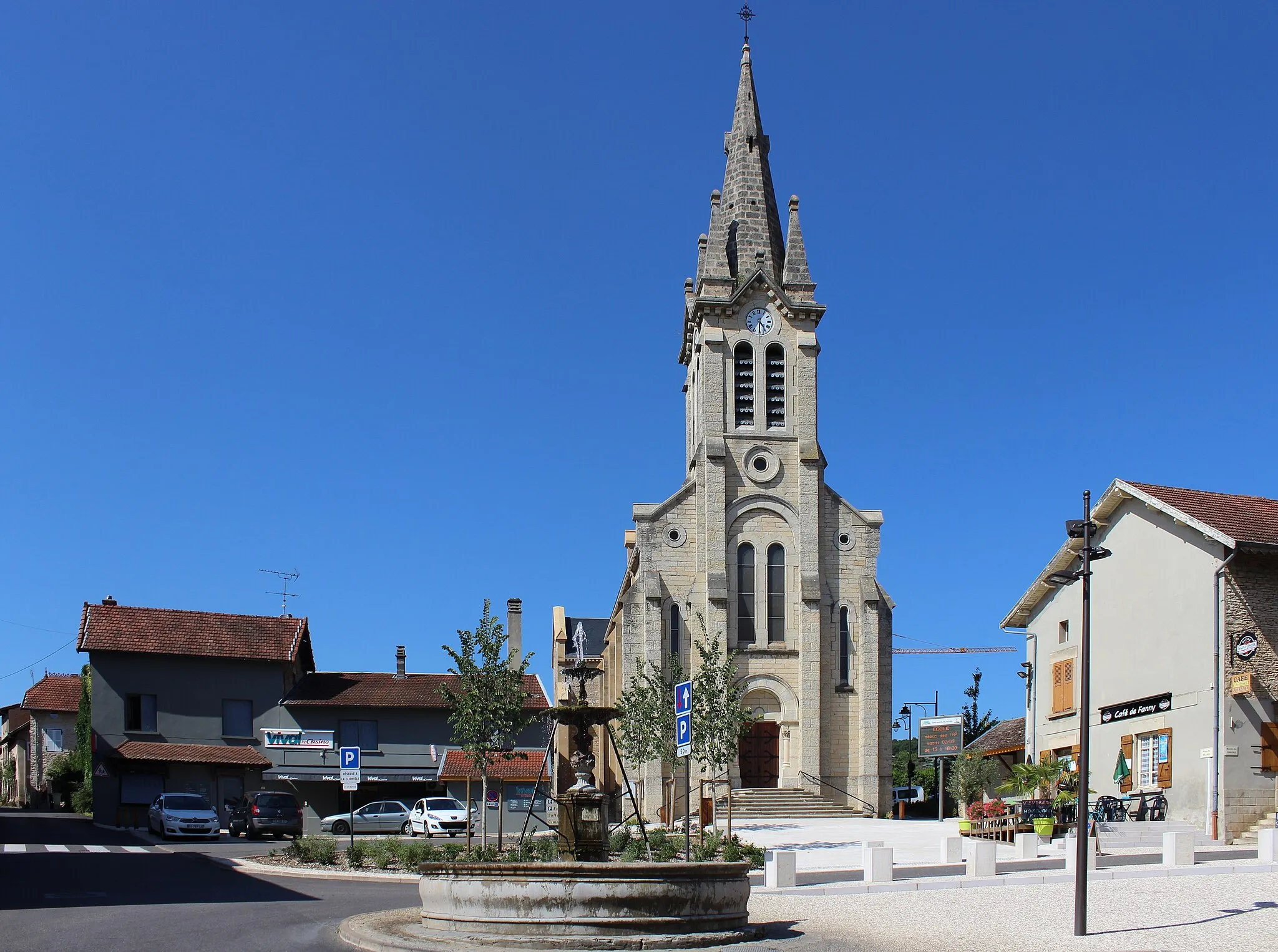 Photo showing: Saint-Marcel-Bel-Accueil - Église et fontaine