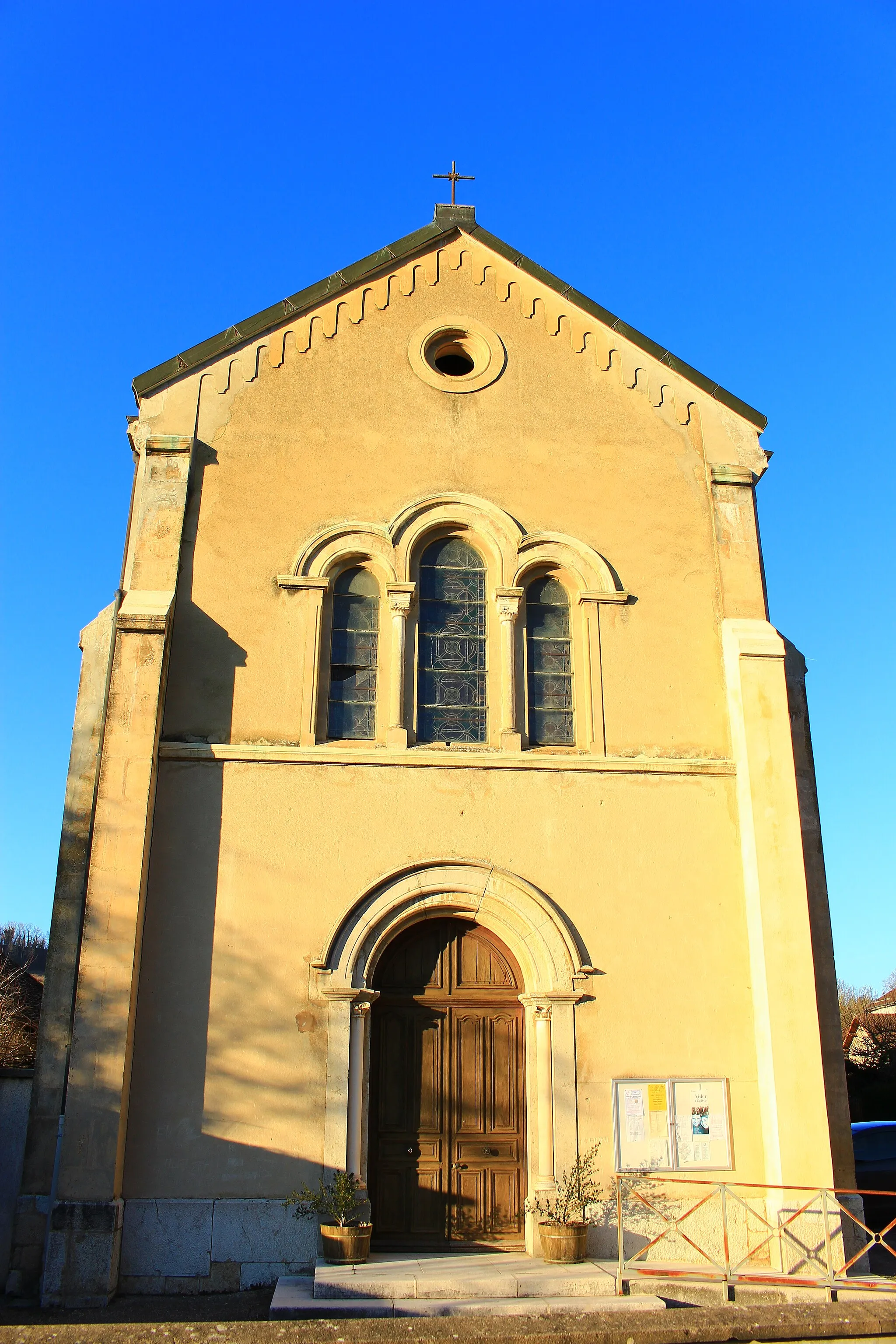 Photo showing: Eglise de Saint-Sulpice-des-Rivoires (Isère, France).
Janvier 2017
