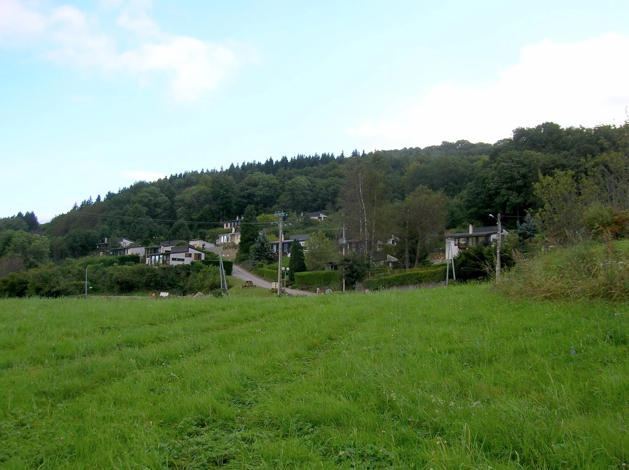 Photo showing: hameau ou lieu-dit Gonthéaumes, où se trouve l'église de Saint-Théoffrey, Isère, France.