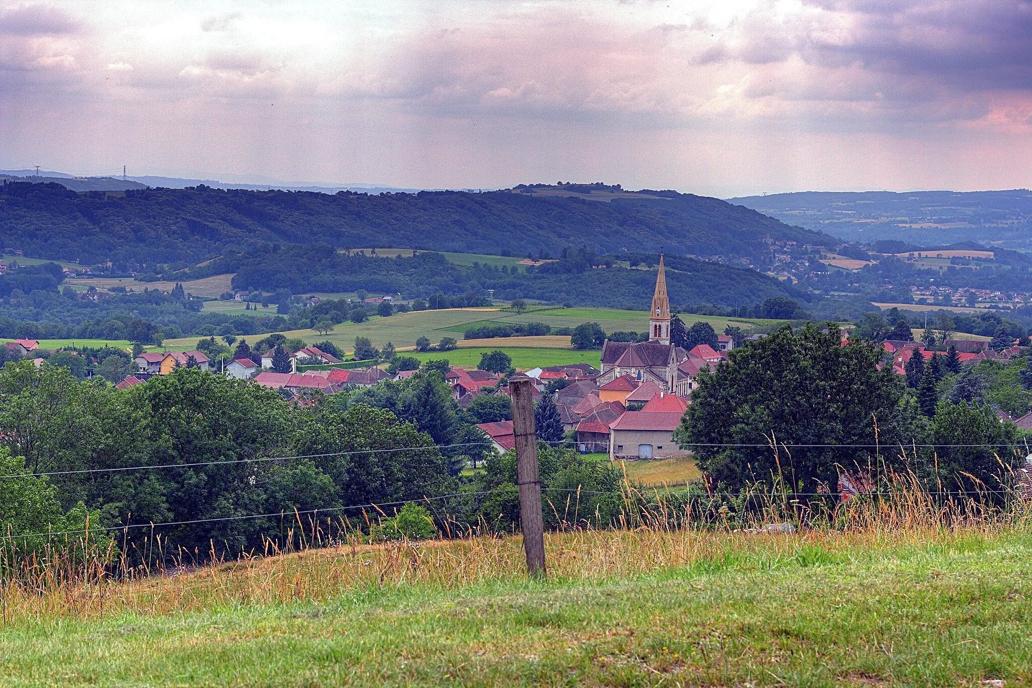 Photo showing: Commune de Sermérieu vue de Salagnon.