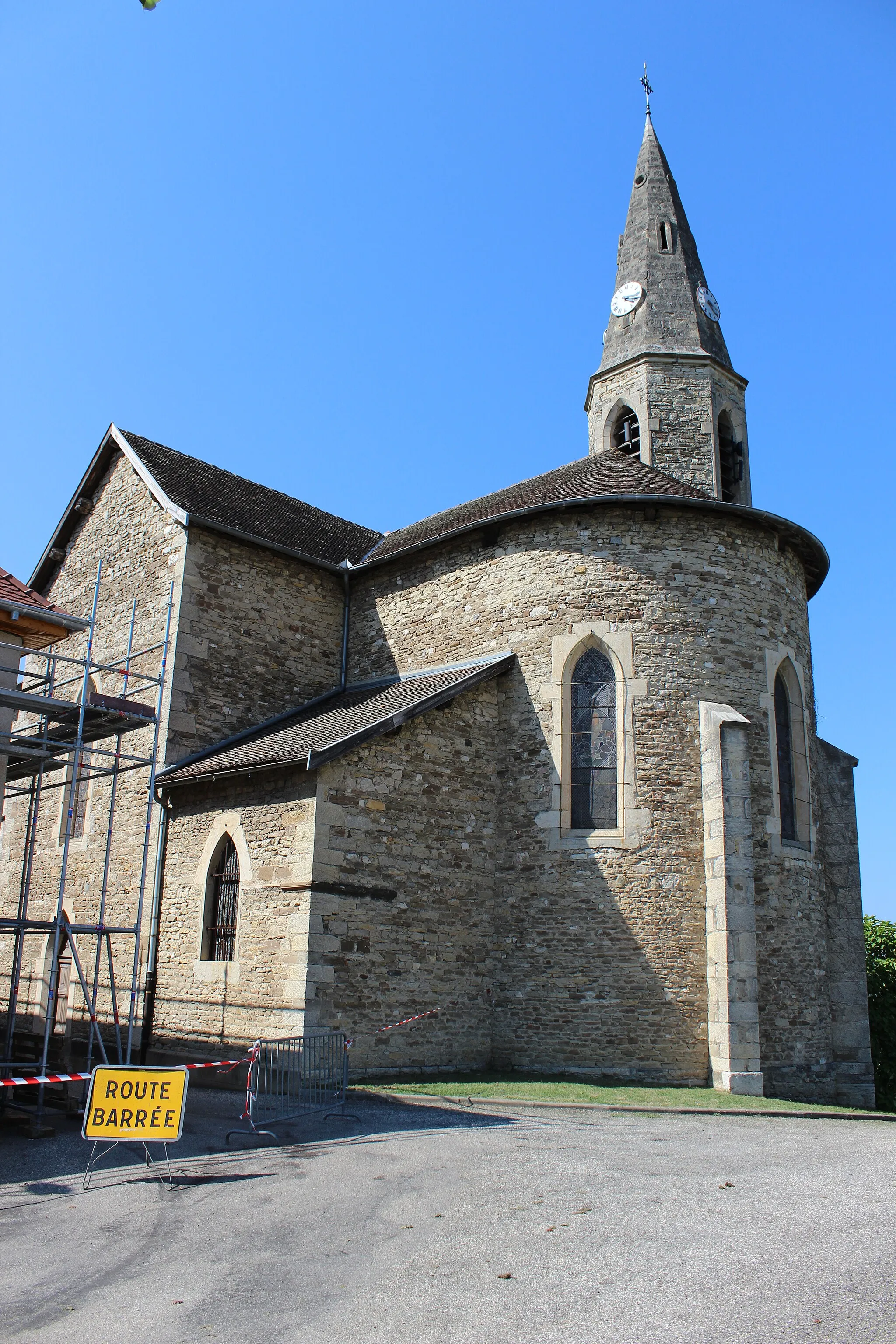 Photo showing: Arrière de l'église de Salagnon.