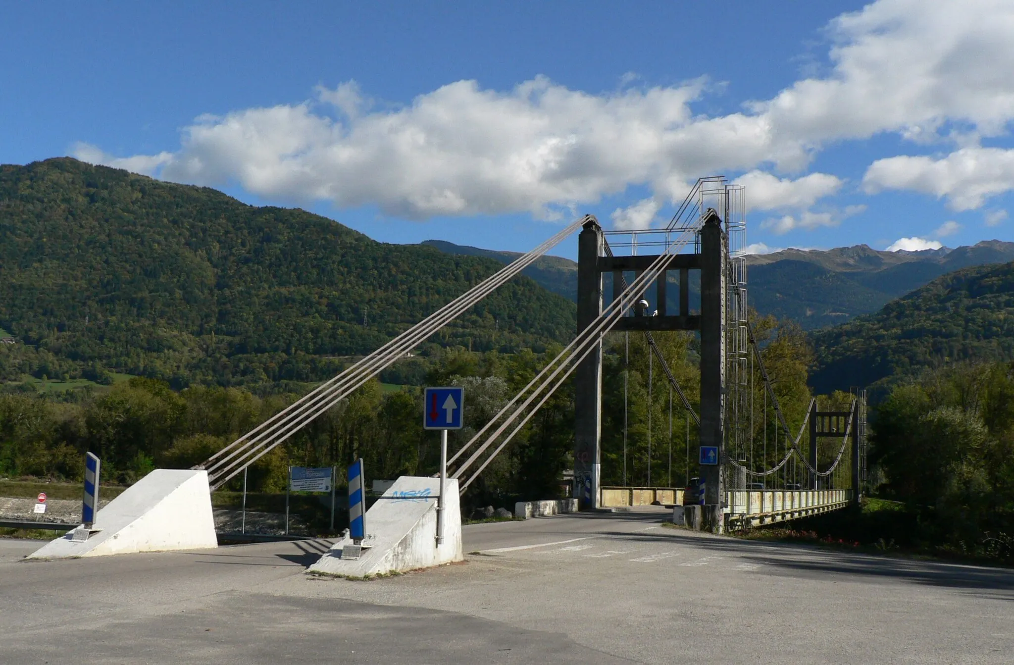 Photo showing: Pont de Tencin et La Terrasse.