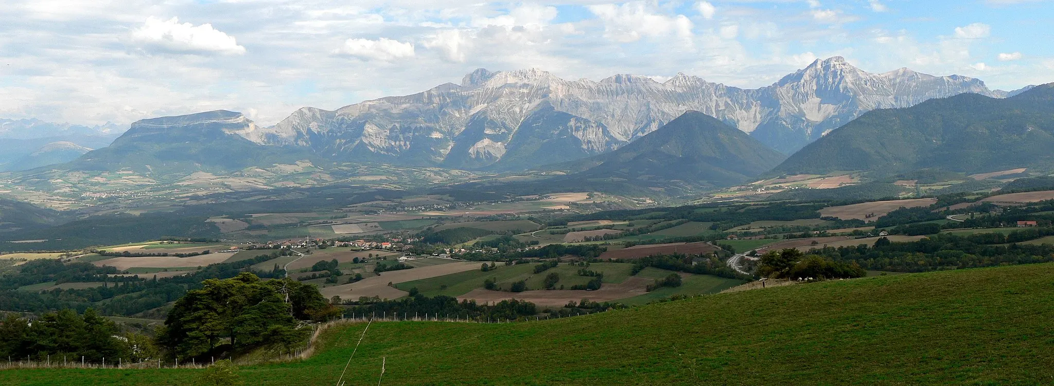 Photo showing: Le Monestier-du-percy vu de Côte Bayard