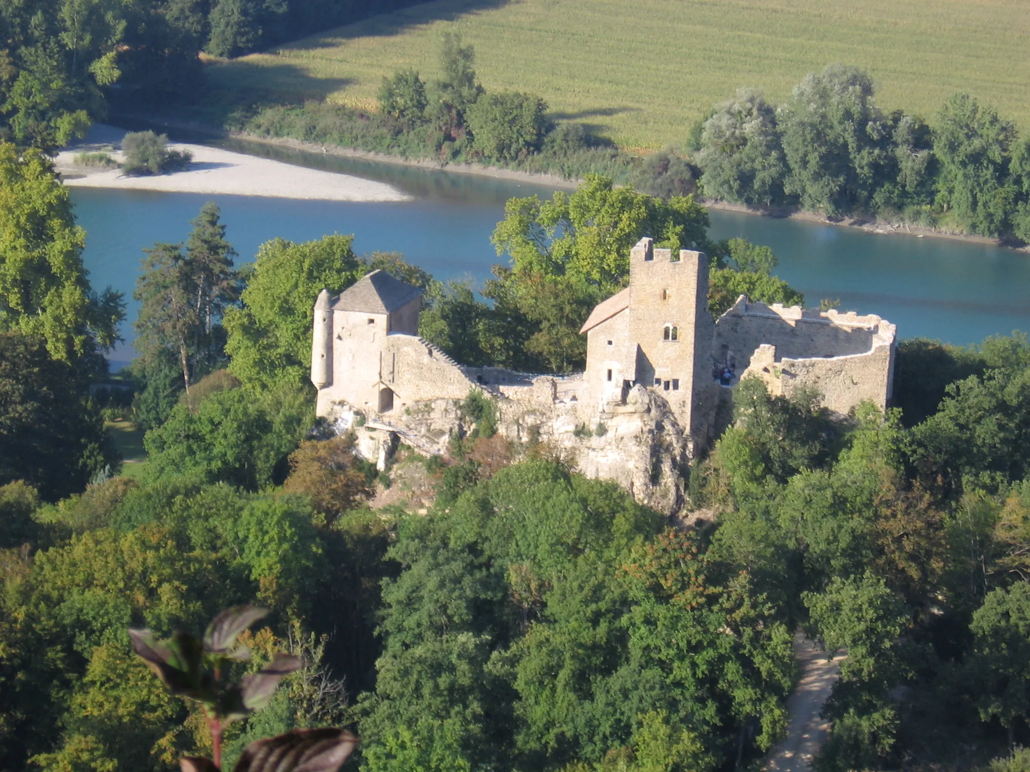 Photo showing: This building is indexed in the base Mérimée, a database of architectural heritage maintained by the French Ministry of Culture, under the reference PA00117315 .