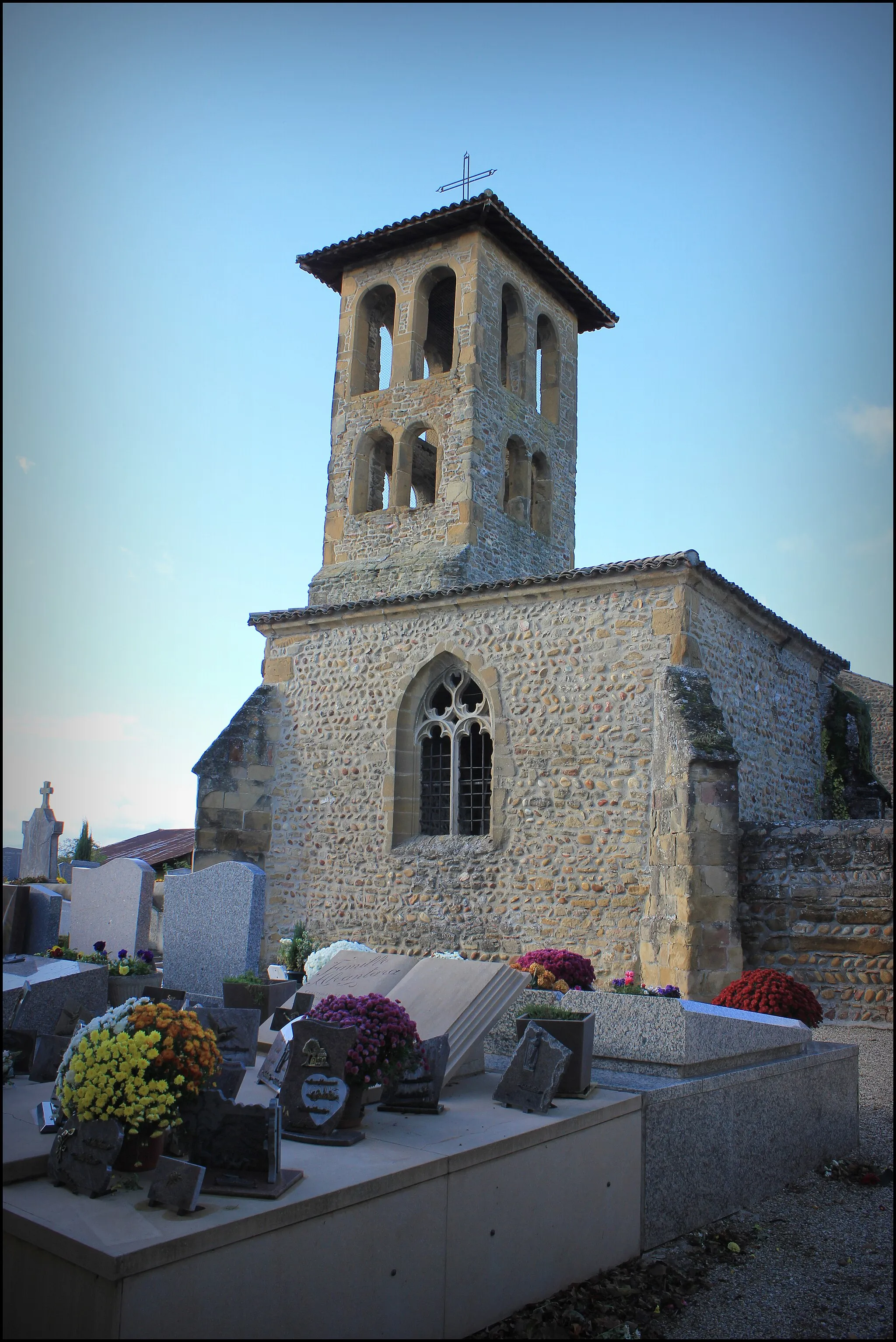 Photo showing: Vue sur le clocher de l'ancienne église Saint-Didier.