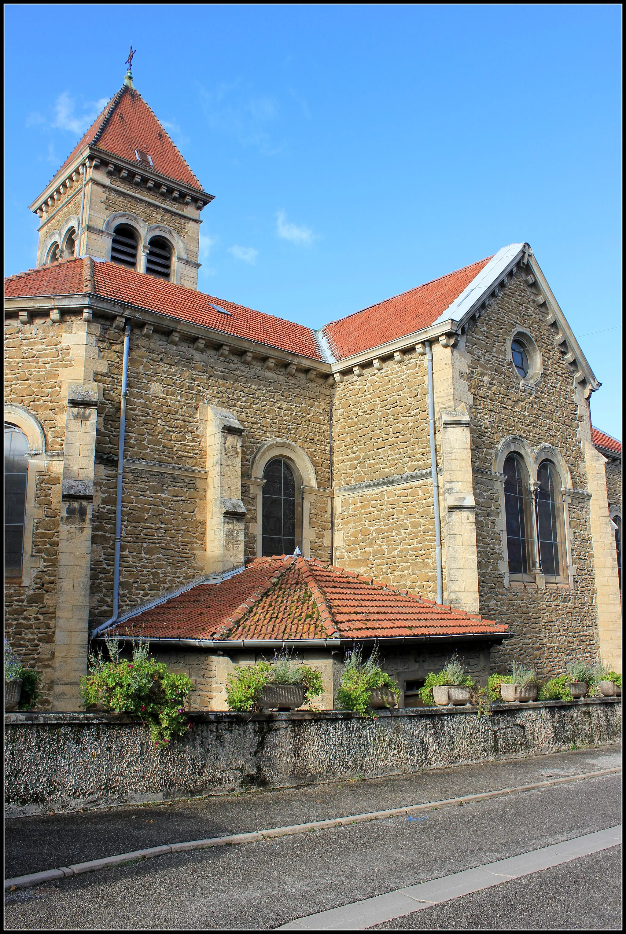 Photo showing: Eglise Saint-Denys de Ville-sous-Anjou.