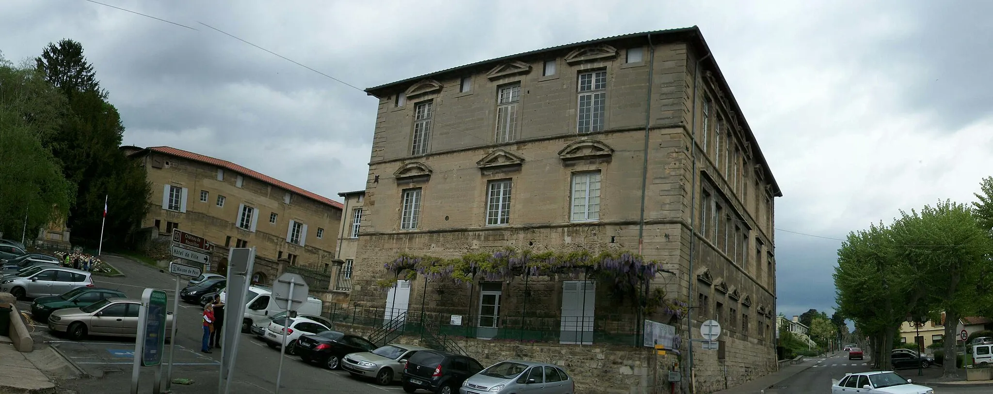 Photo showing: This building is en partie classé, en partie inscrit au titre des monuments historiques de la France. It is indexed in the base Mérimée, a database of architectural heritage maintained by the French Ministry of Culture, under the reference PA00117243 .