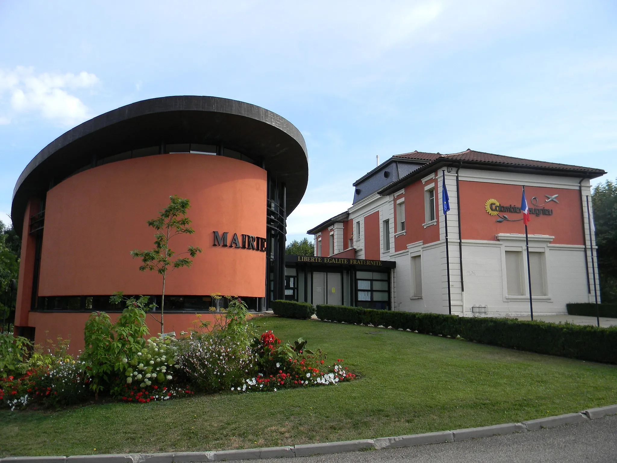 Photo showing: Mairie de Colombier-Saugnieu.