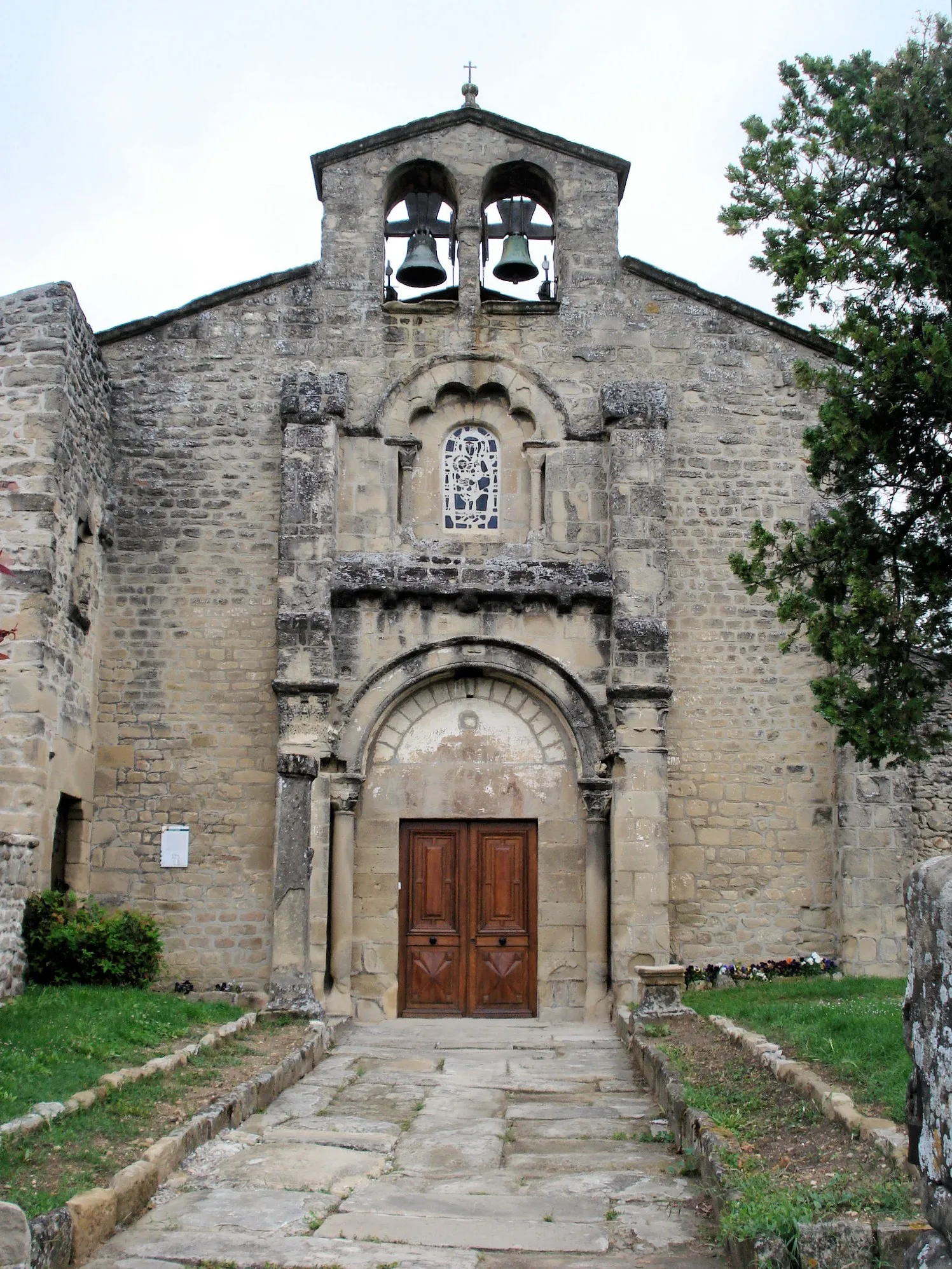 Photo showing: église du prieuré Sainte-Agnés de la Motte de Galaure dans la Drôme