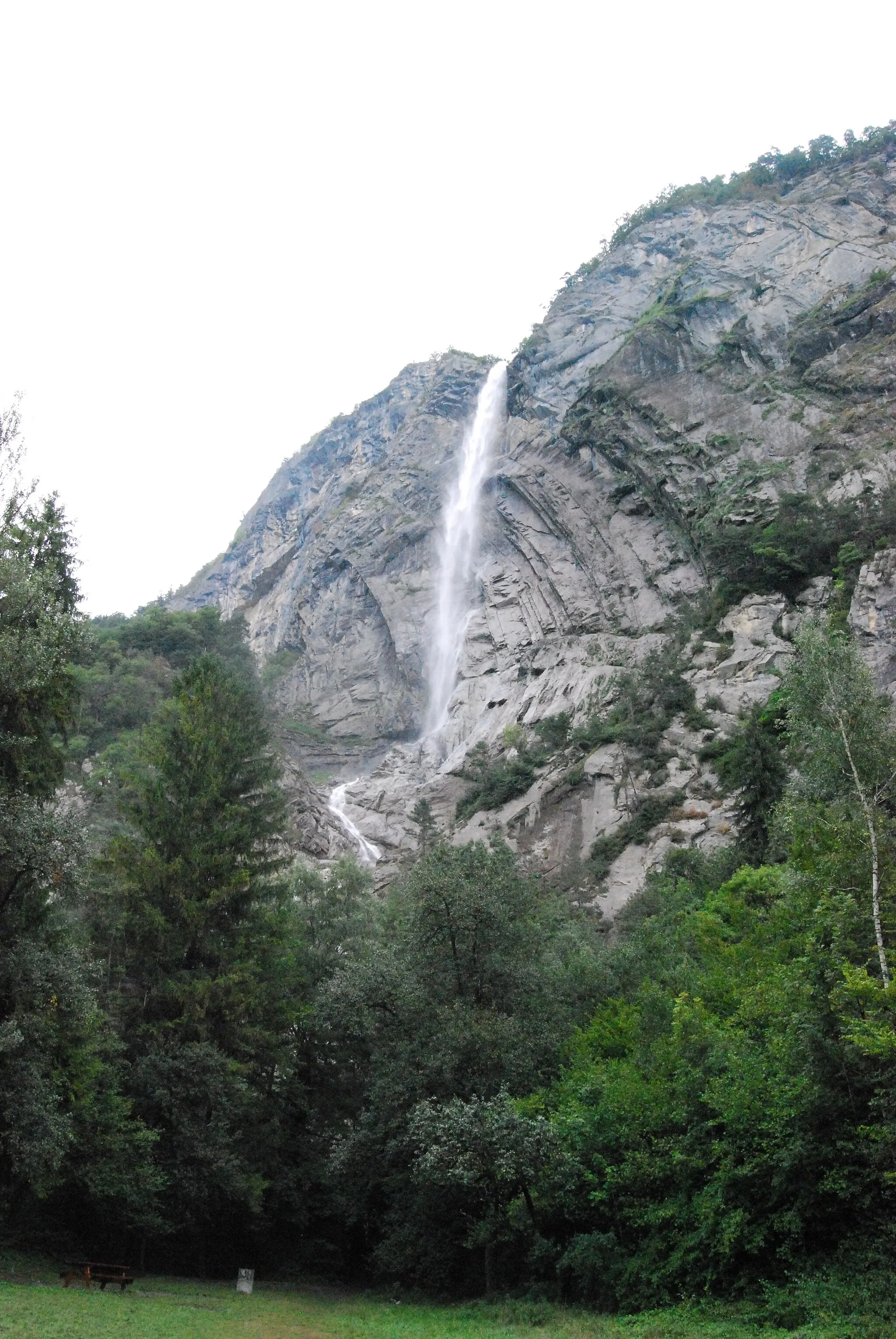 Photo showing: Waterfall