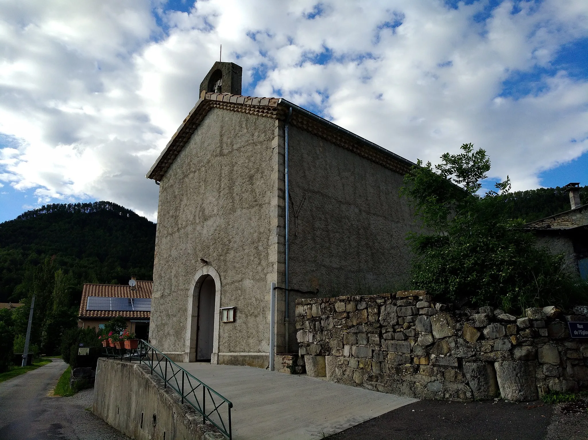 Photo showing: Église Notre-Dame-de-Consolation de Marignac-en-Diois, dans la Drôme.