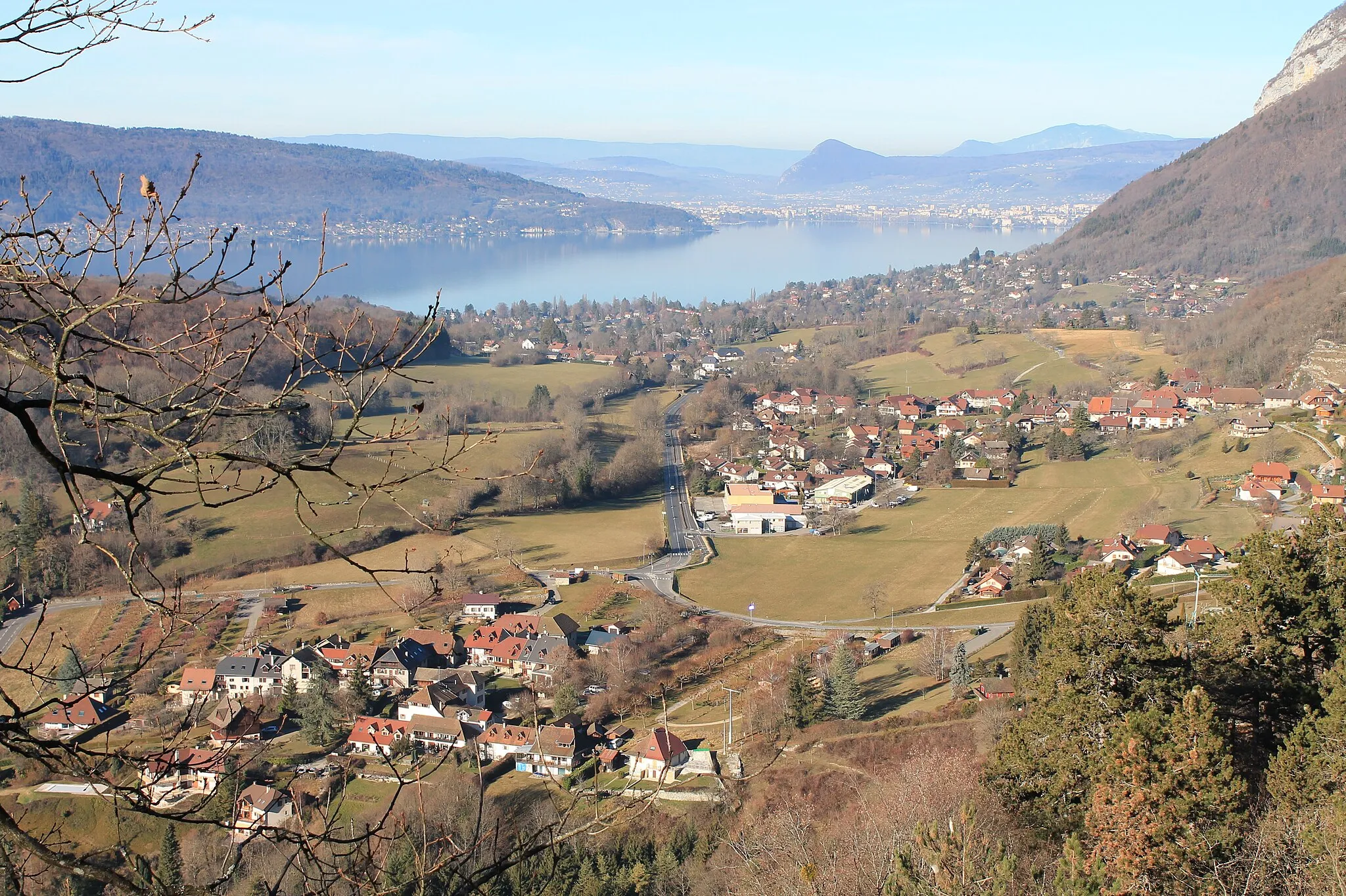 Photo showing: Vue des hameaux des Granges et d'Echarvines