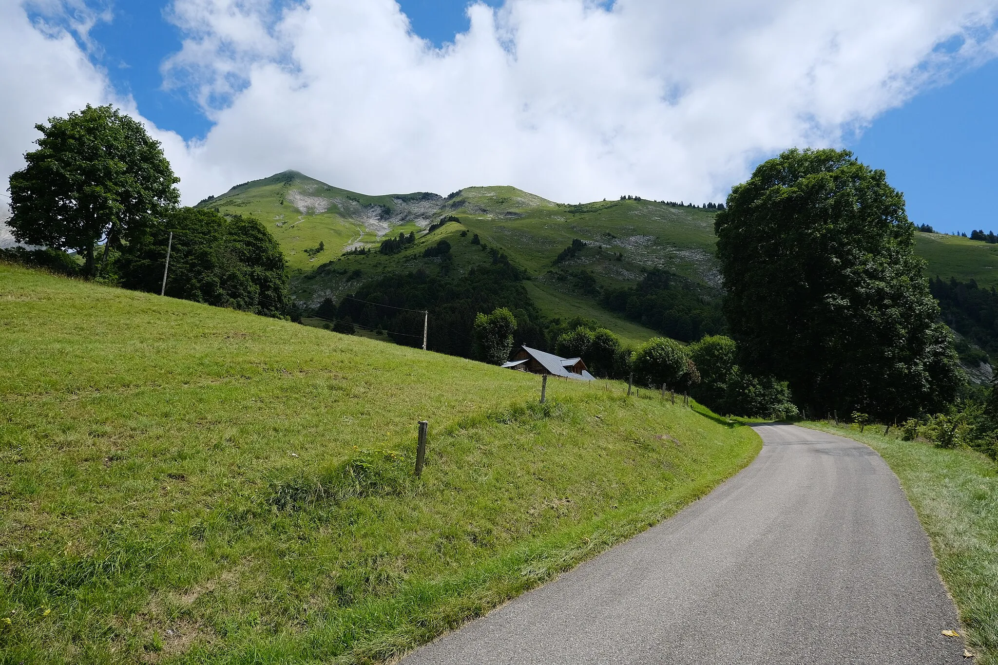 Photo showing: Aiguille du Bouchet @ Route du Charvin @ Le Bouchet-Mont-Charvin