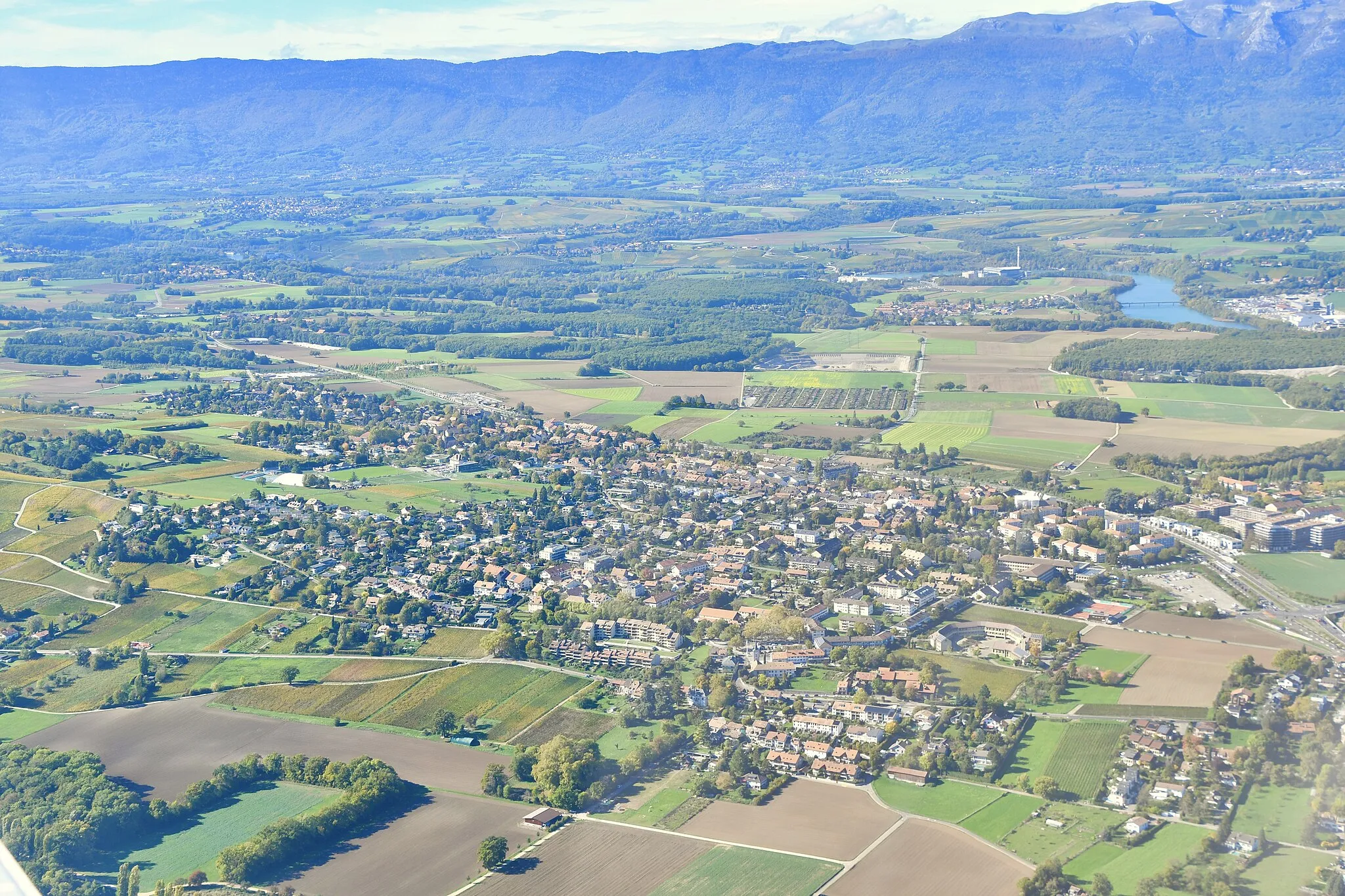 Photo showing: Vue aérienne de Bernex (GE), en Suisse.