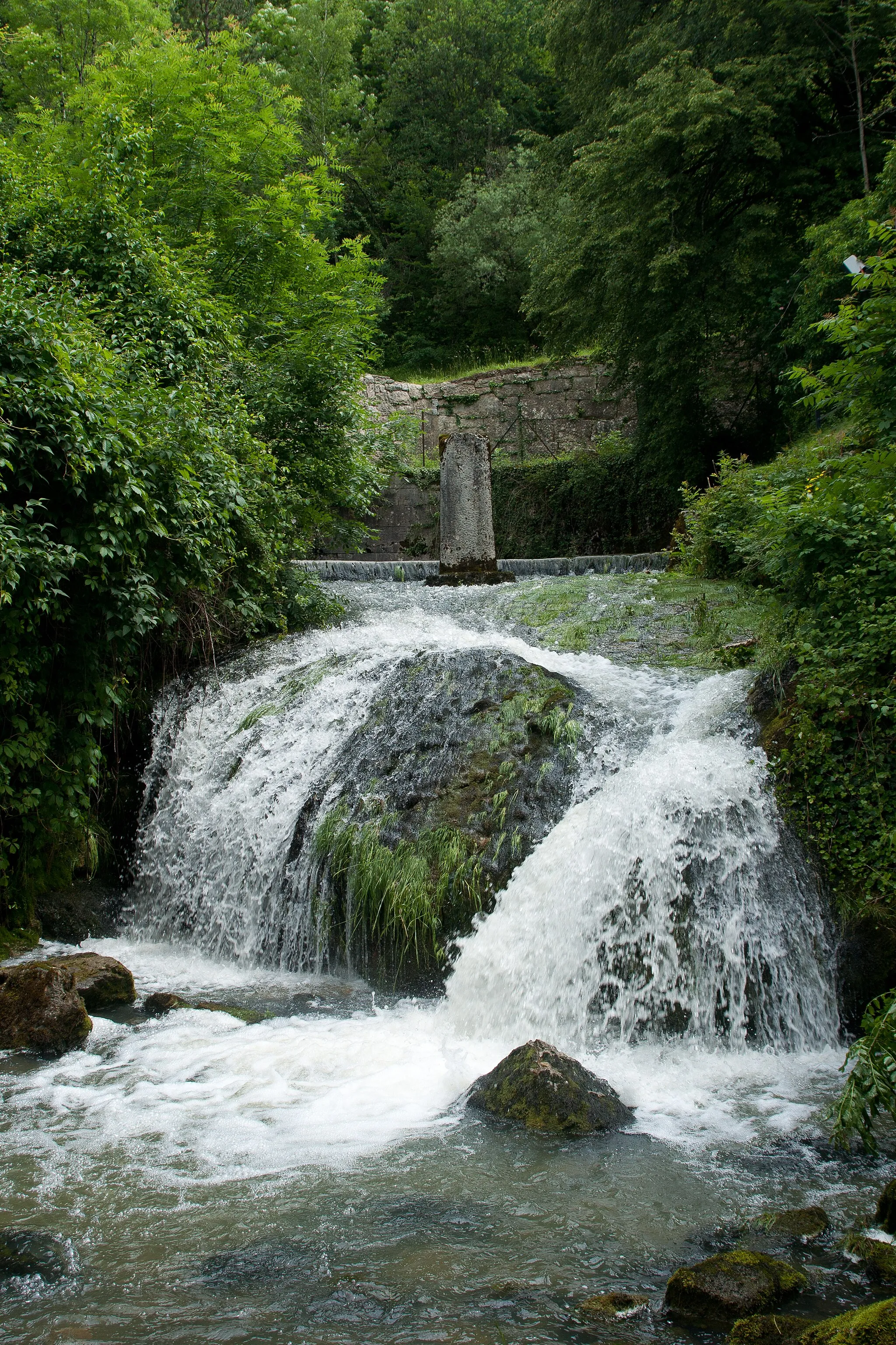 Photo showing: La source de la Doye à Nantua.