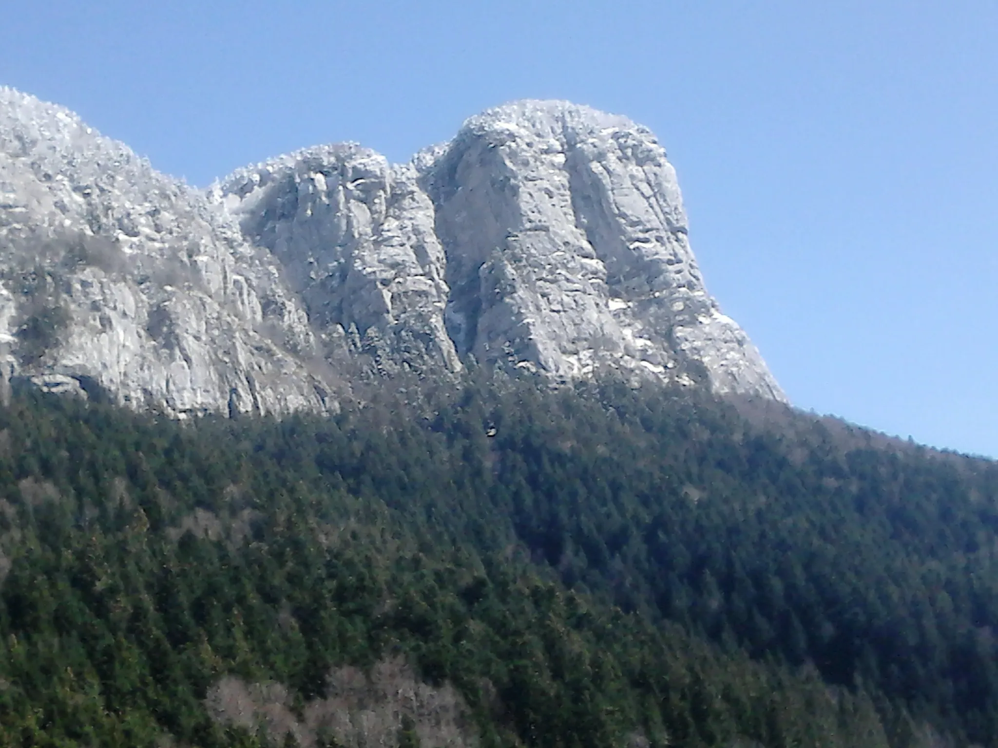 Photo showing: Prise en pleine journée - Prise depuis la vallée de Corbel