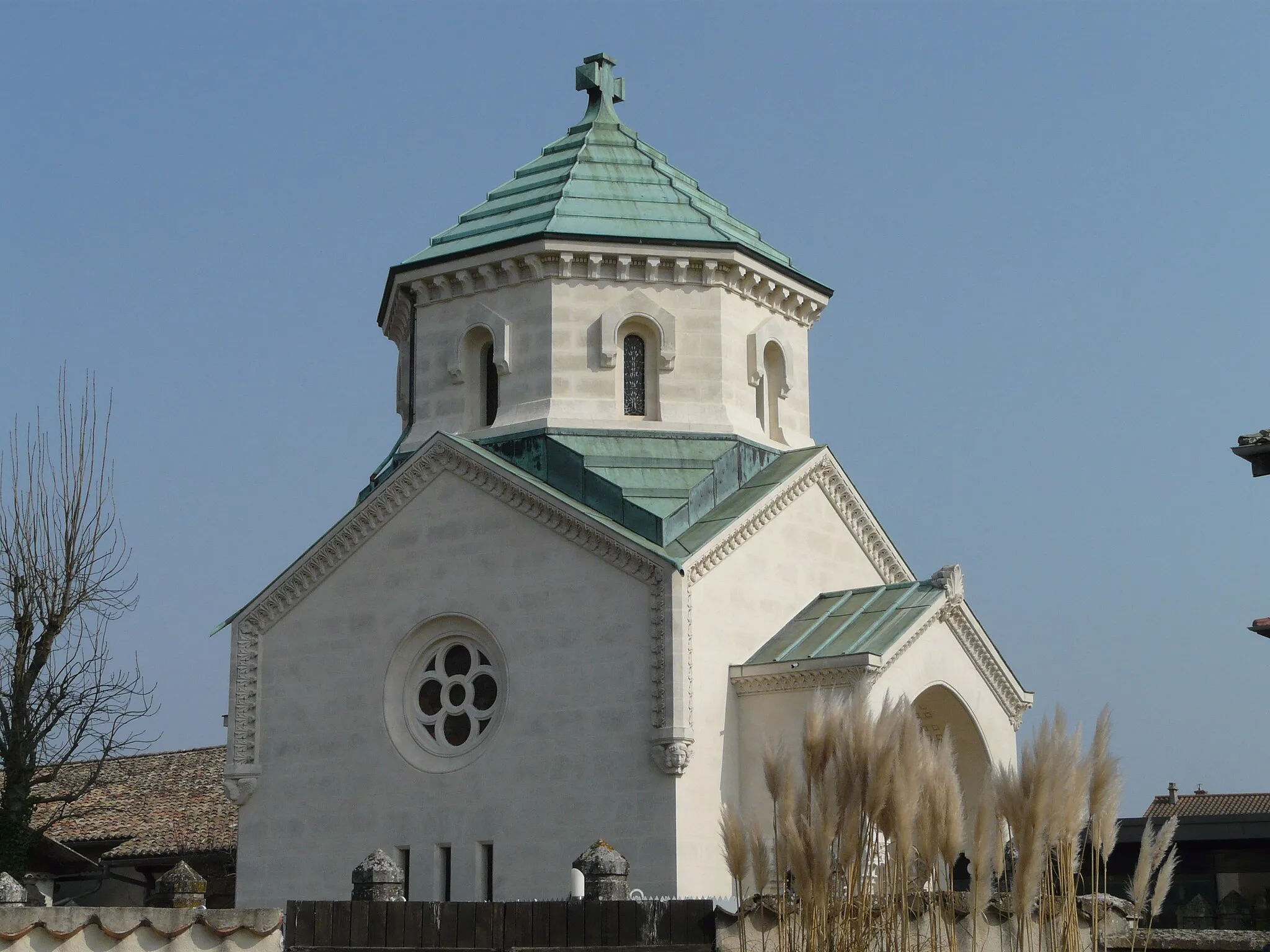 Photo showing: La chapelle dite "du coeur" à Ars-sur-Formans, abritant la relique du coeur du curé d'Ars