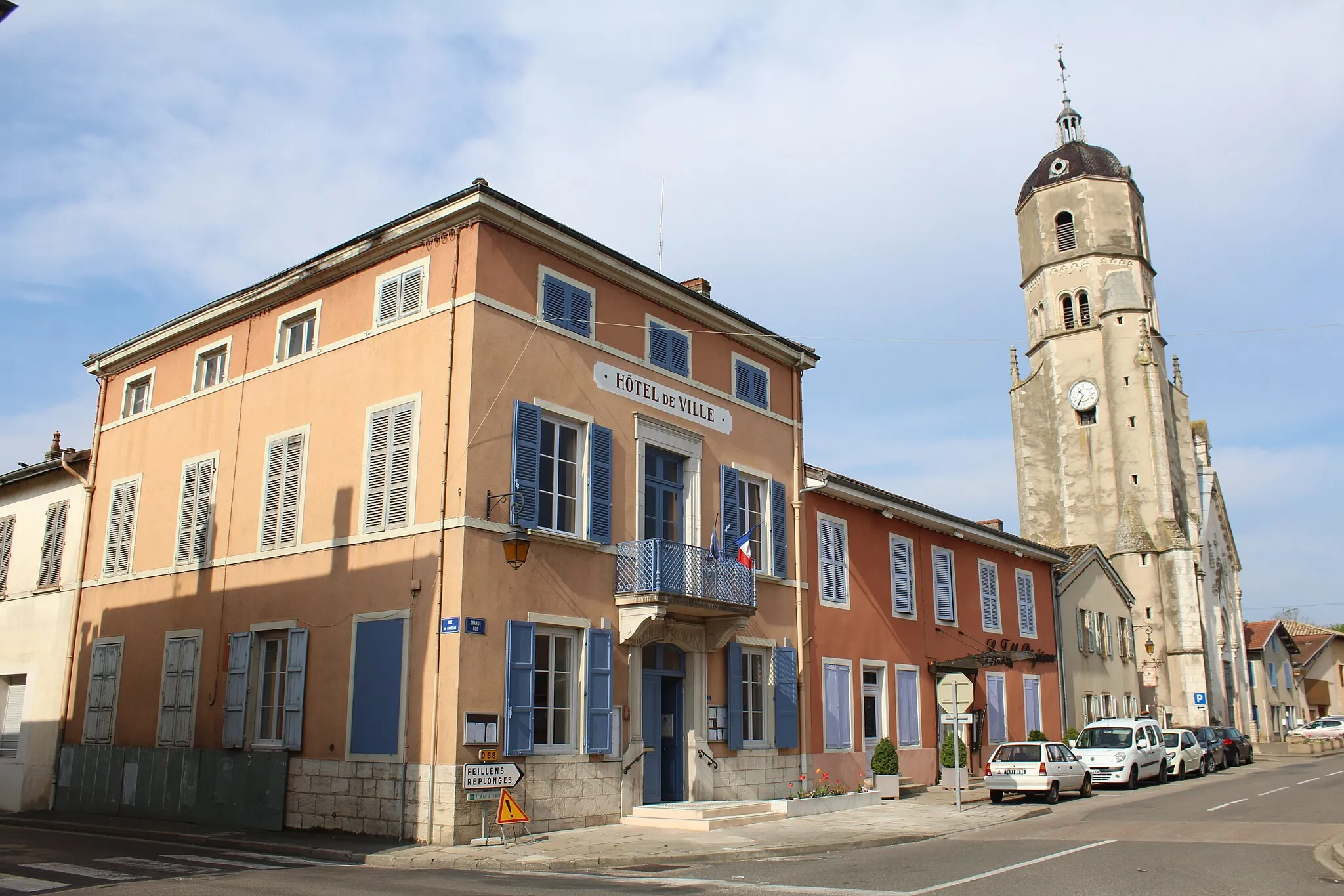 Photo showing: Hôtel de ville et Église Notre-Dame-de-l'Assomption, Bâgé-le-Châtel.