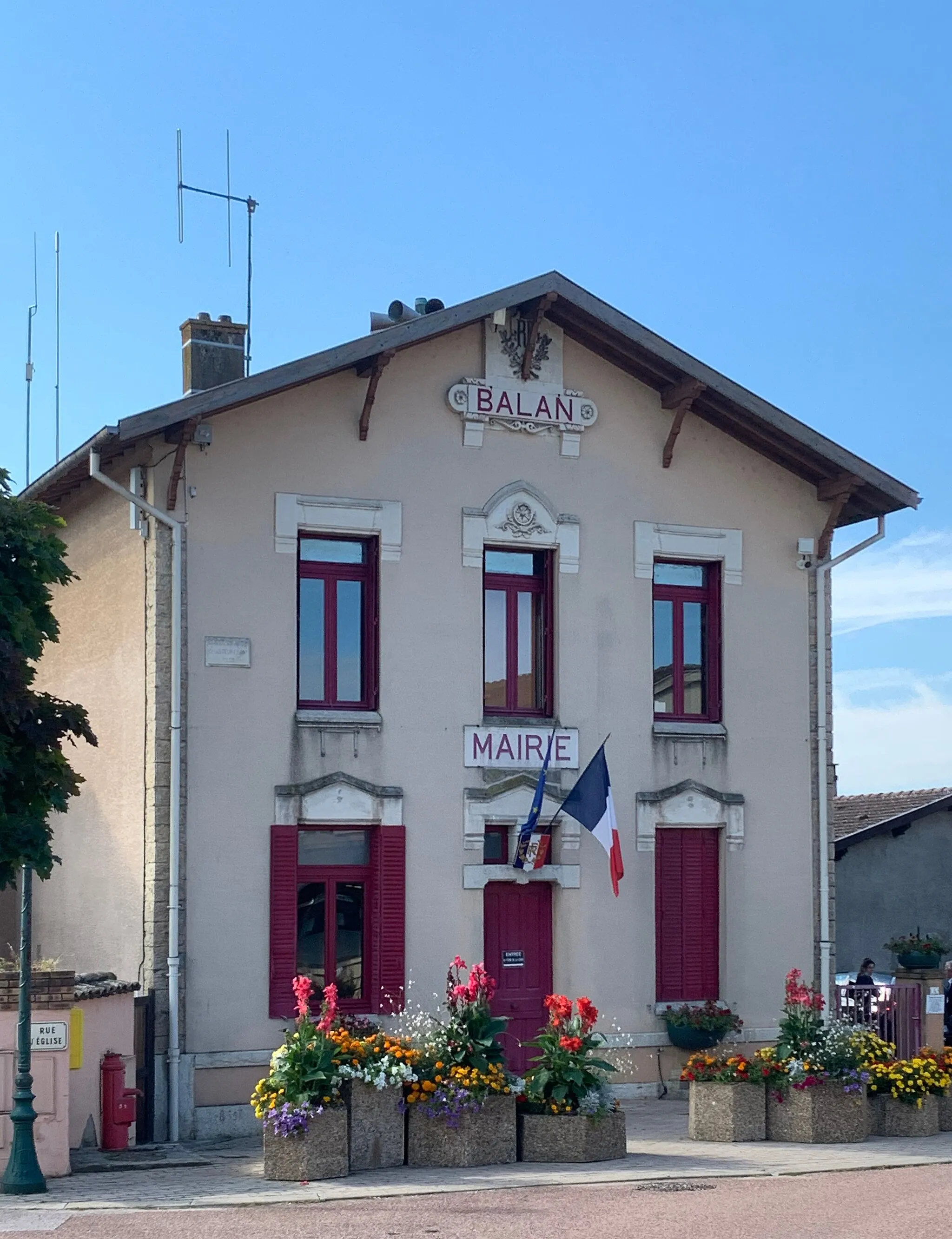 Photo showing: La mairie de Balan (Ain) en septembre 2021.