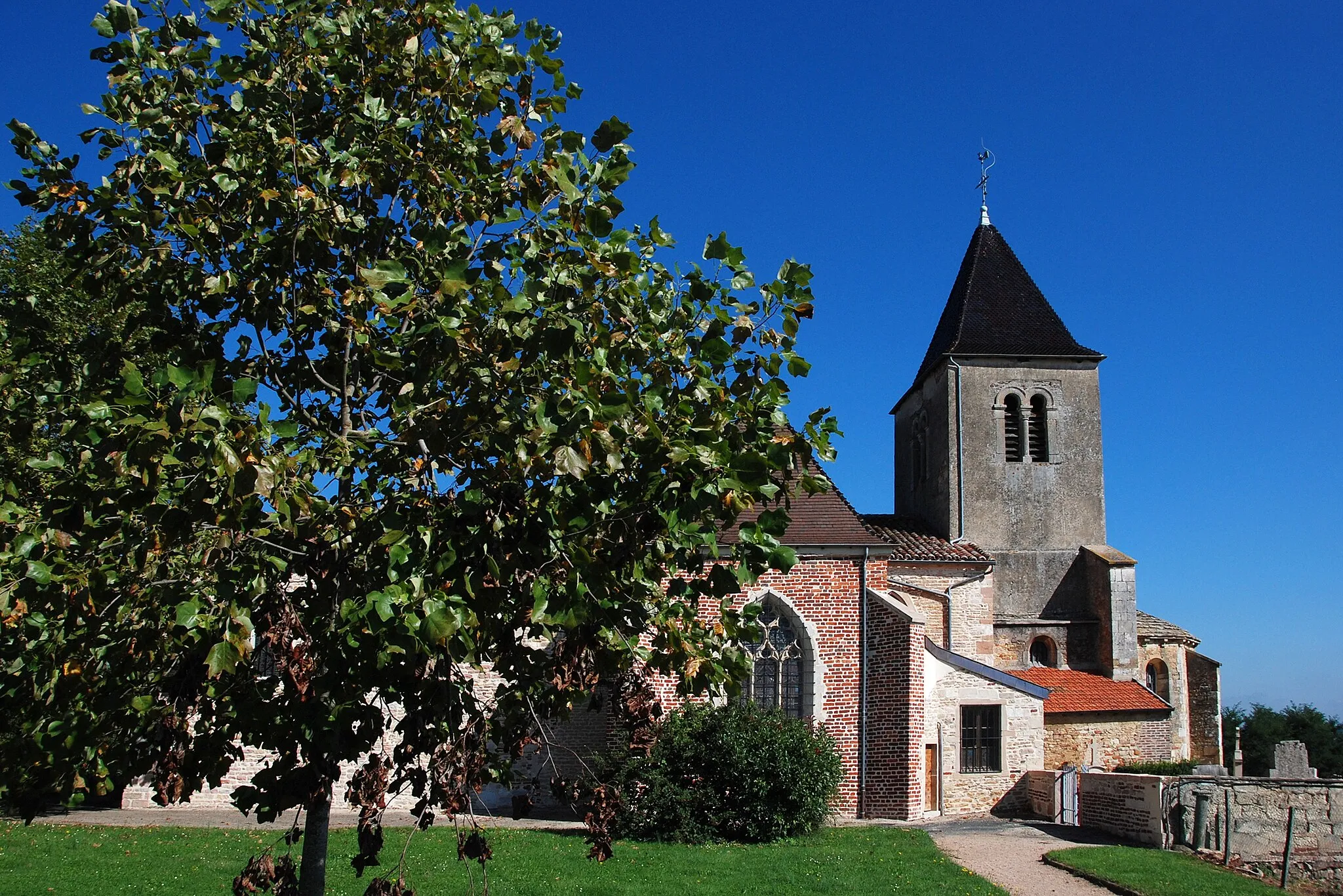 Photo showing: This building is inscrit au titre des monuments historiques de la France. It is indexed in the base Mérimée, a database of architectural heritage maintained by the French Ministry of Culture, under the reference PA00116314 .