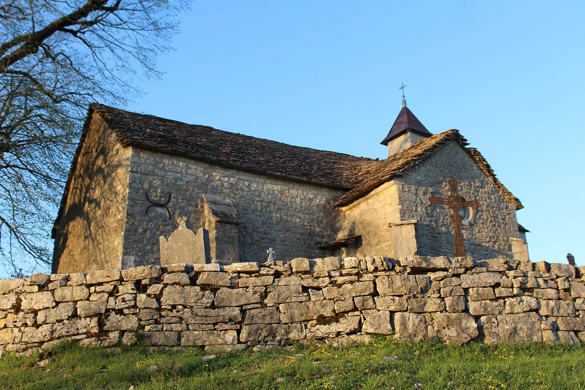 Photo showing: Chapelle Saint-Laurent d'Étables, Ceignes.