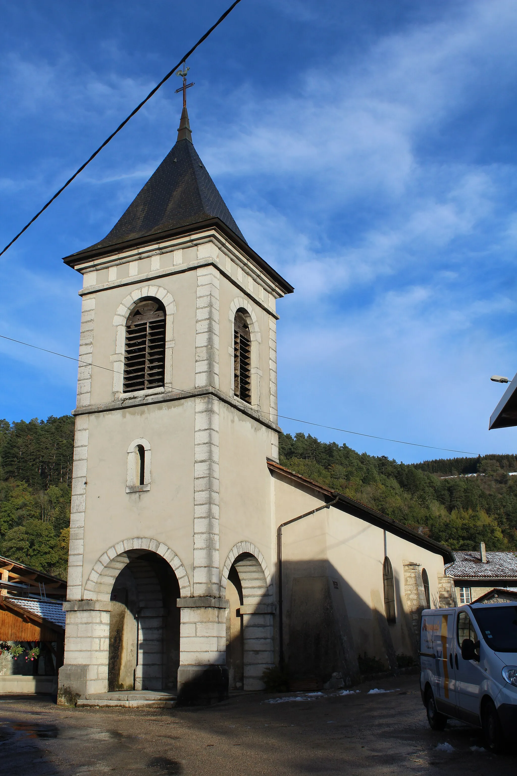 Photo showing: Église Saint-Alban de Challes-la-Montagne.